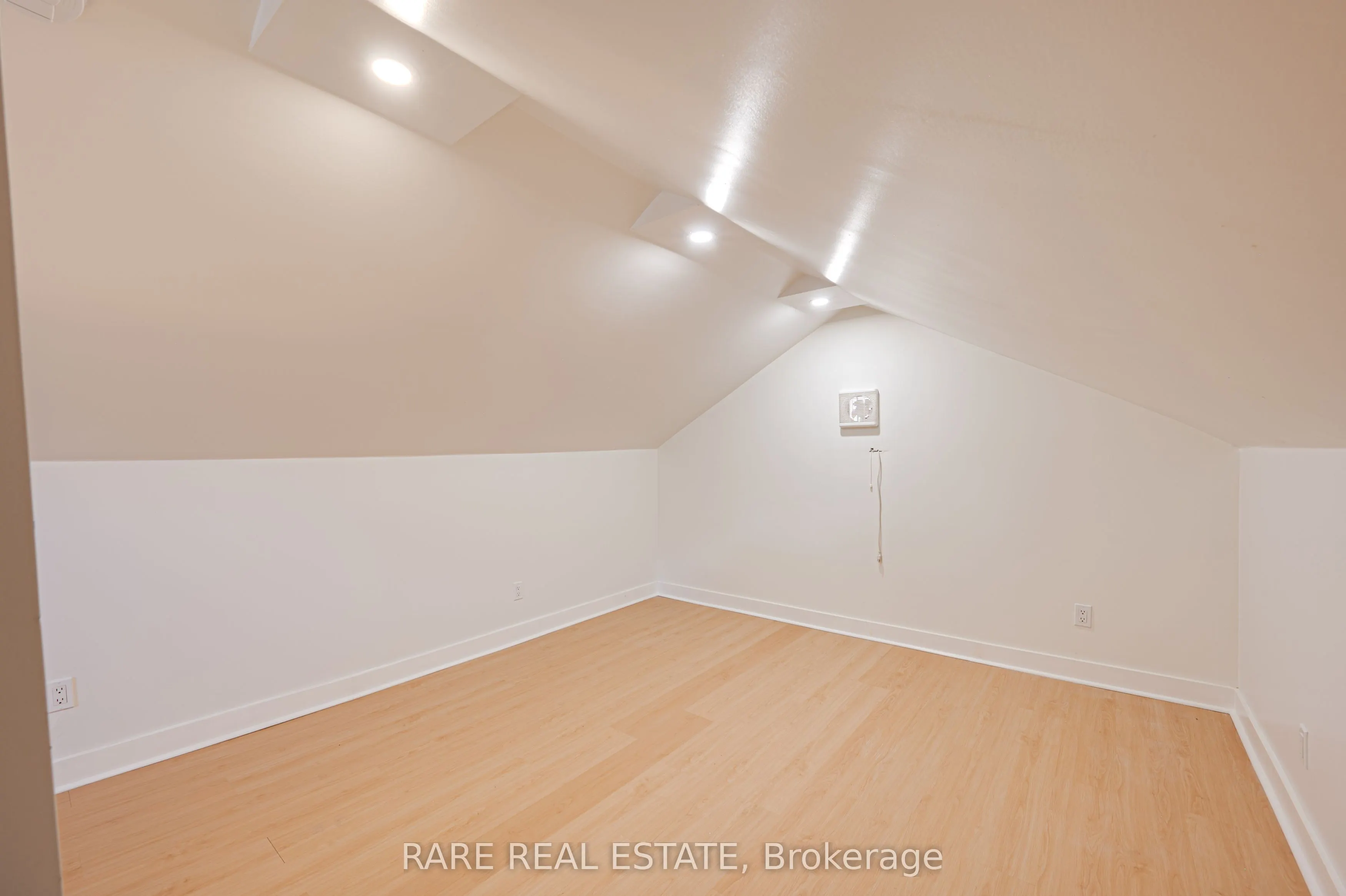 210 Albert Street, #2