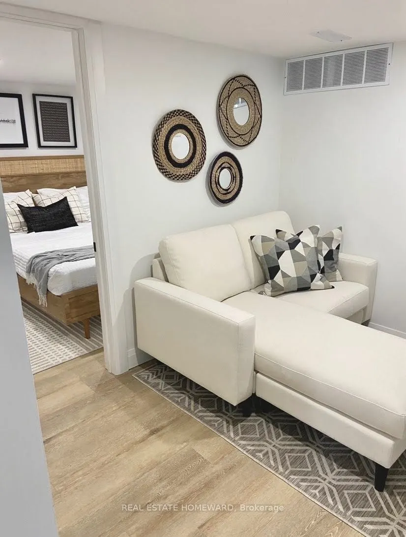 53 Stamford Square S, #Bsmt Room 1