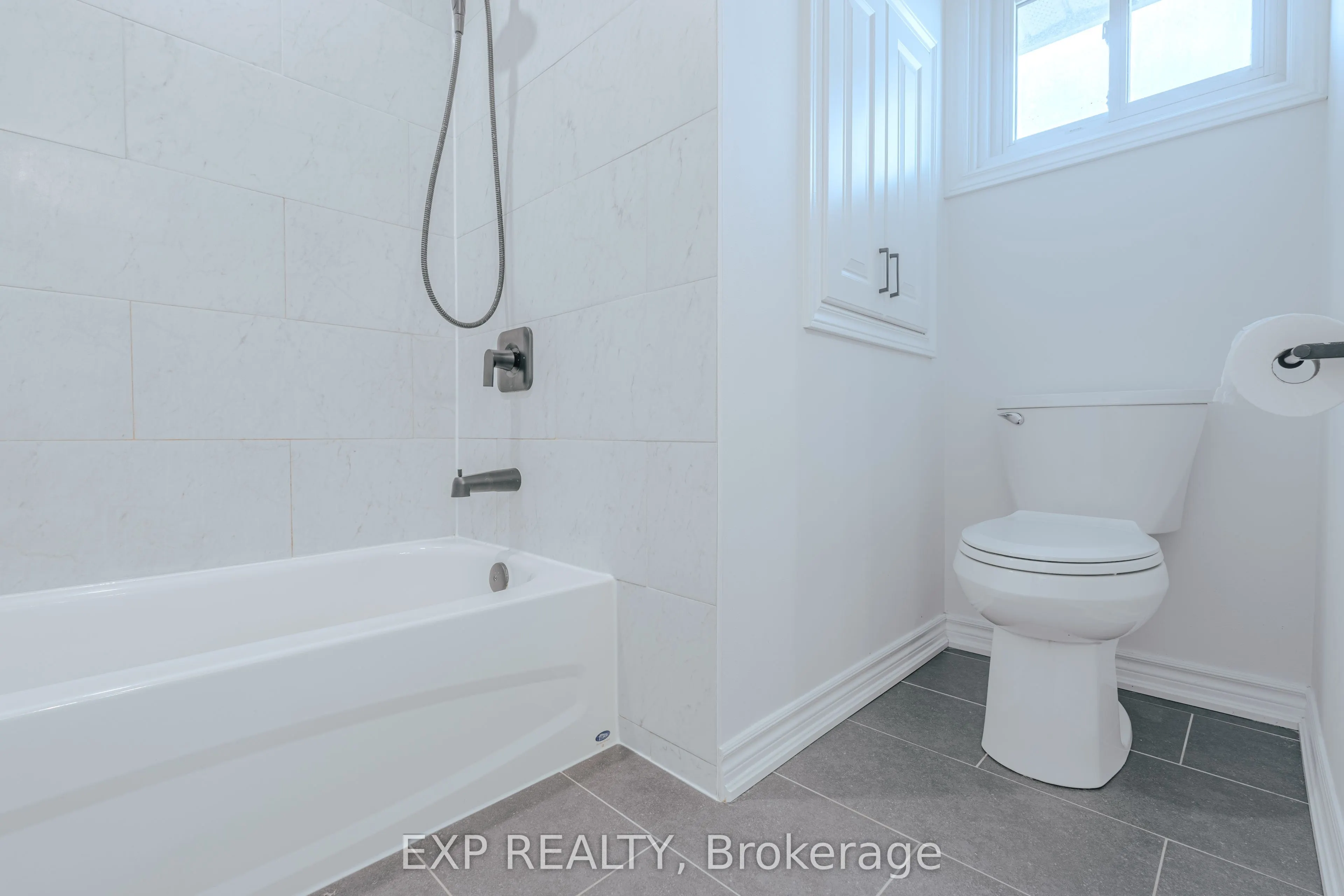 39 Seneca Avenue
