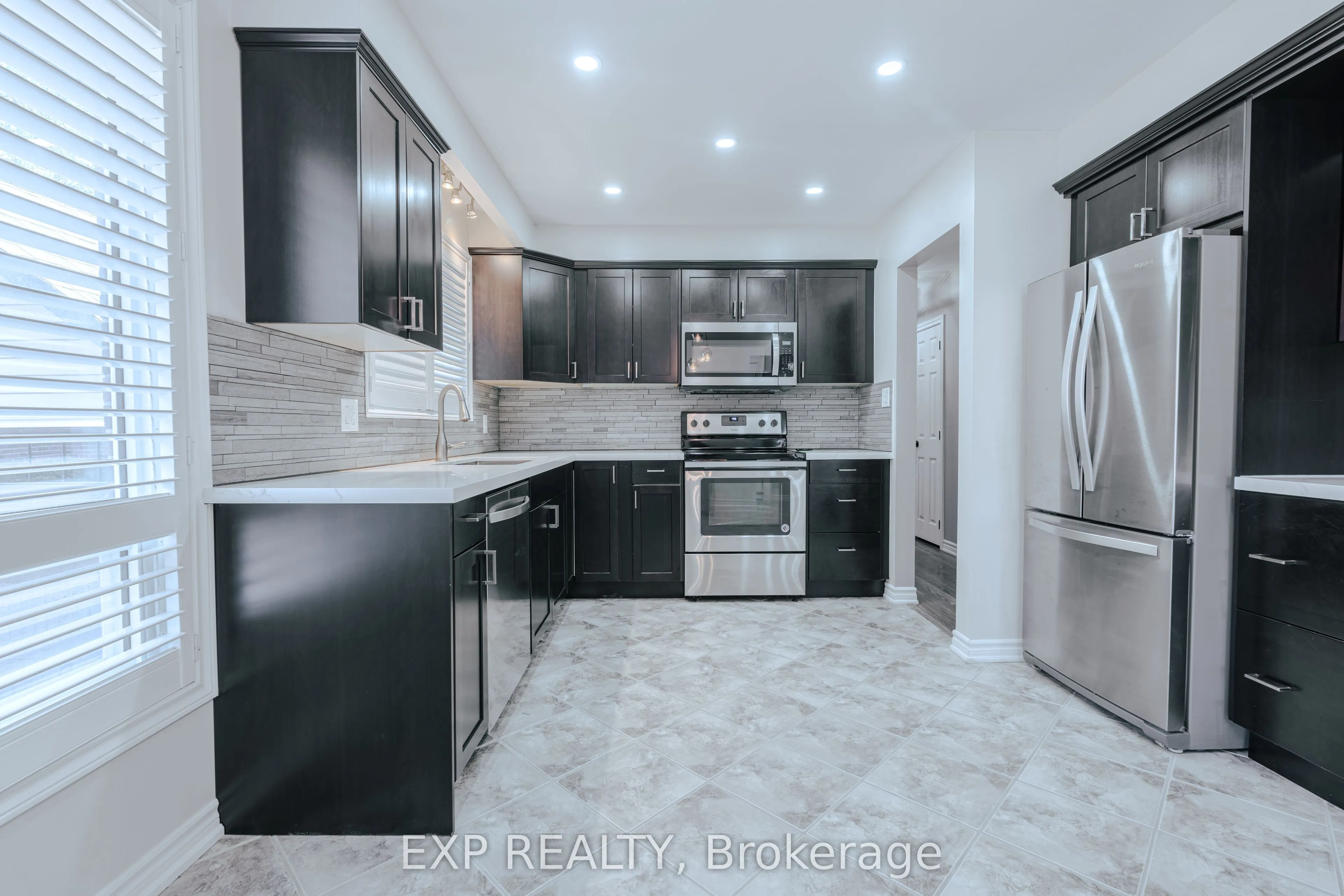 39 Seneca Avenue