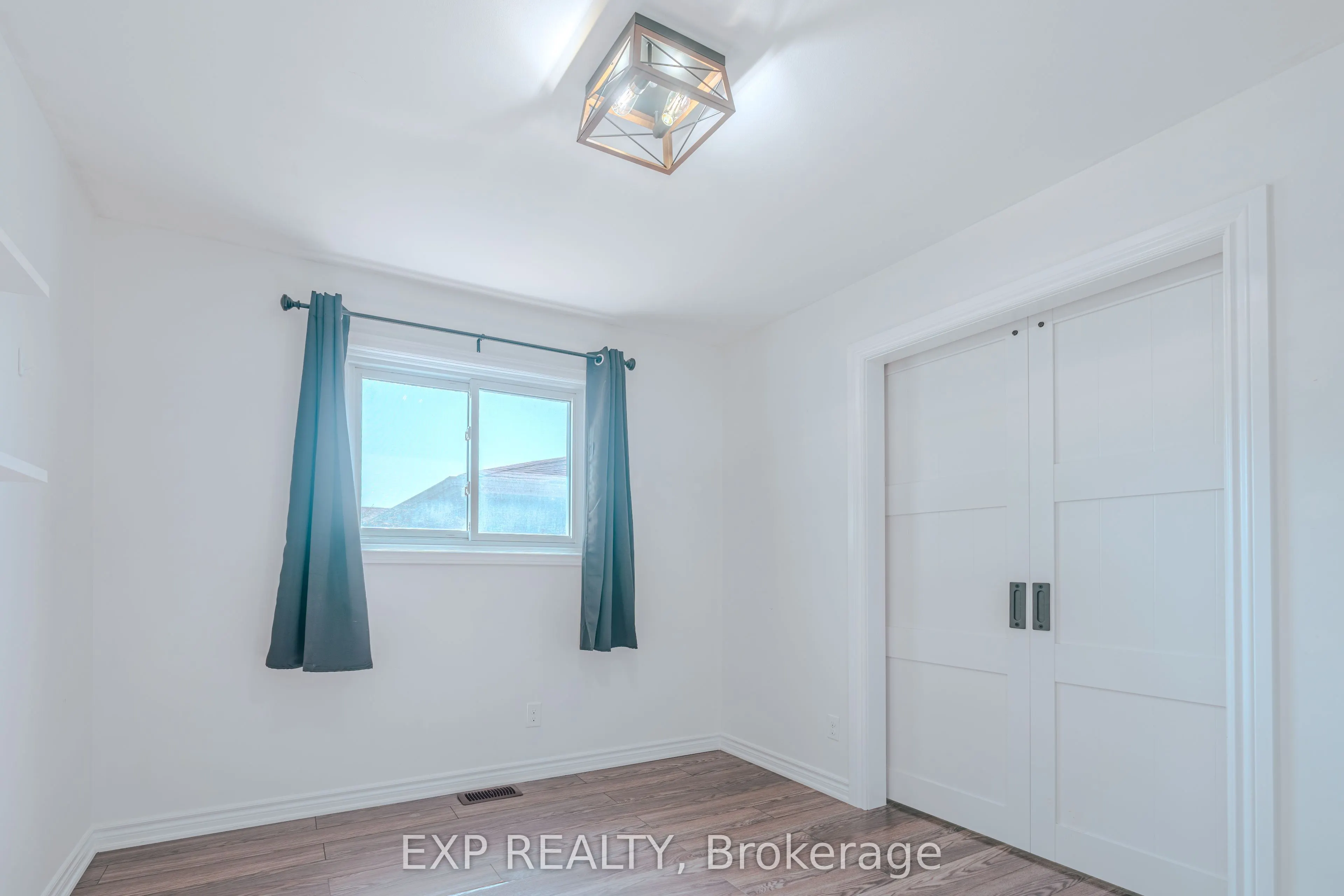 39 Seneca Avenue