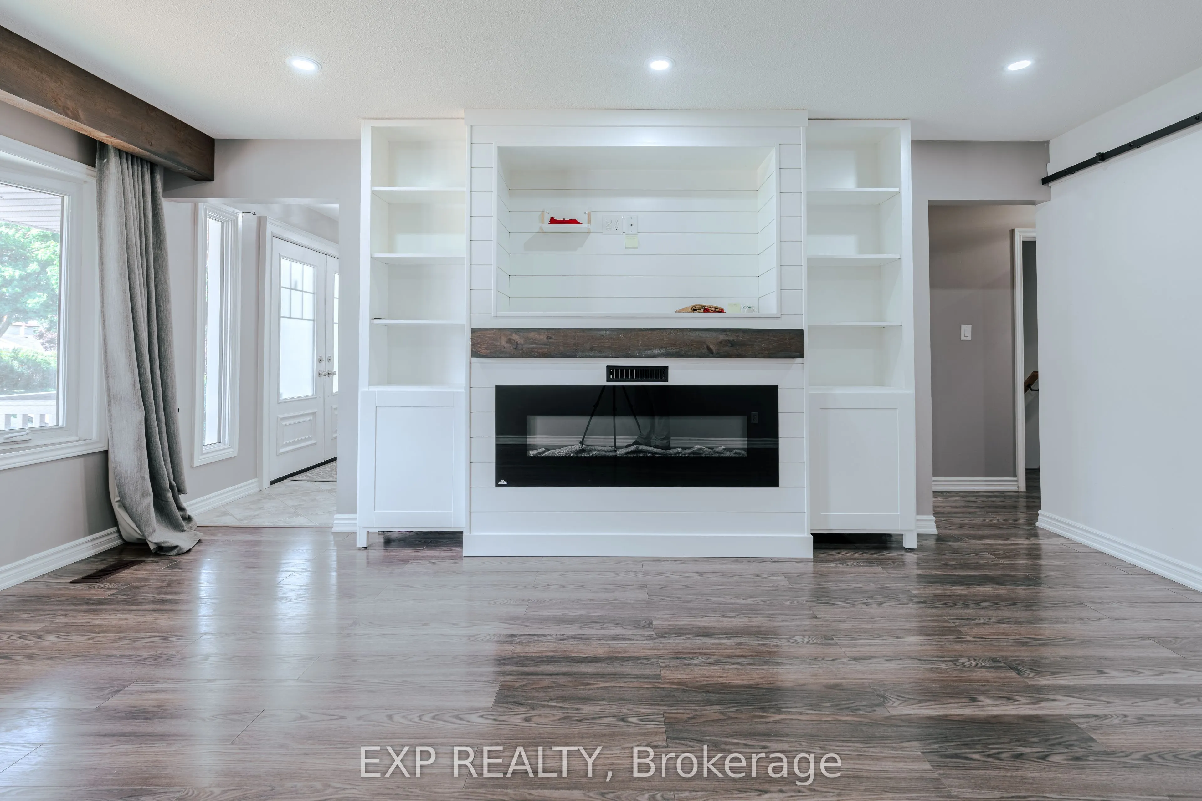 39 Seneca Avenue
