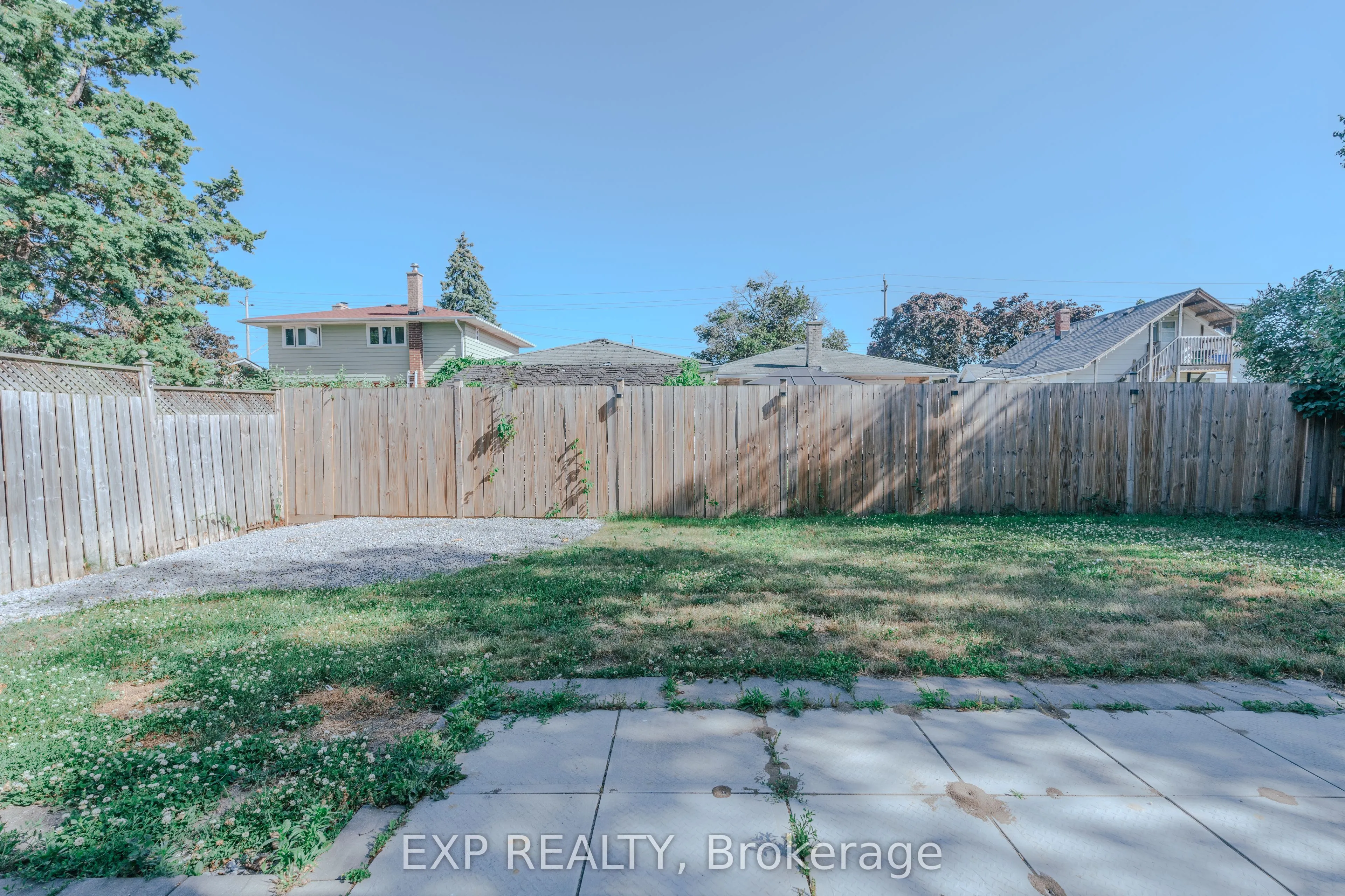 39 Seneca Avenue