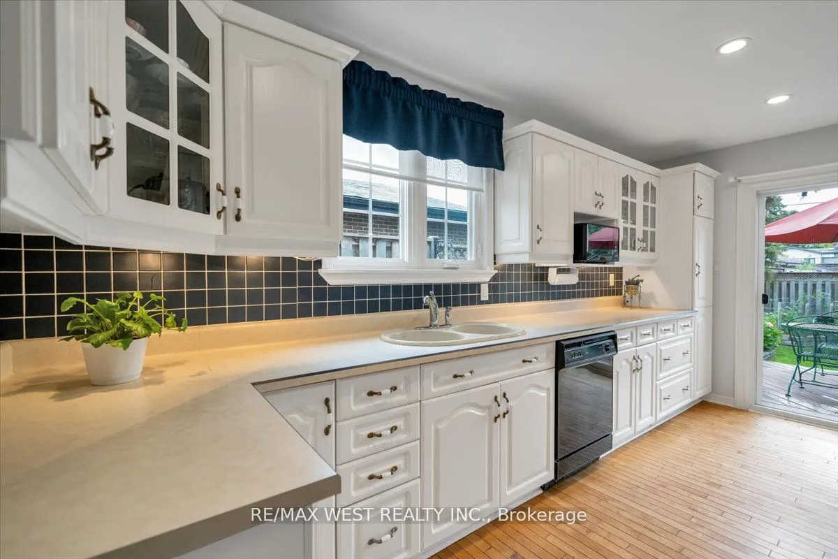 254 Confederation Drive