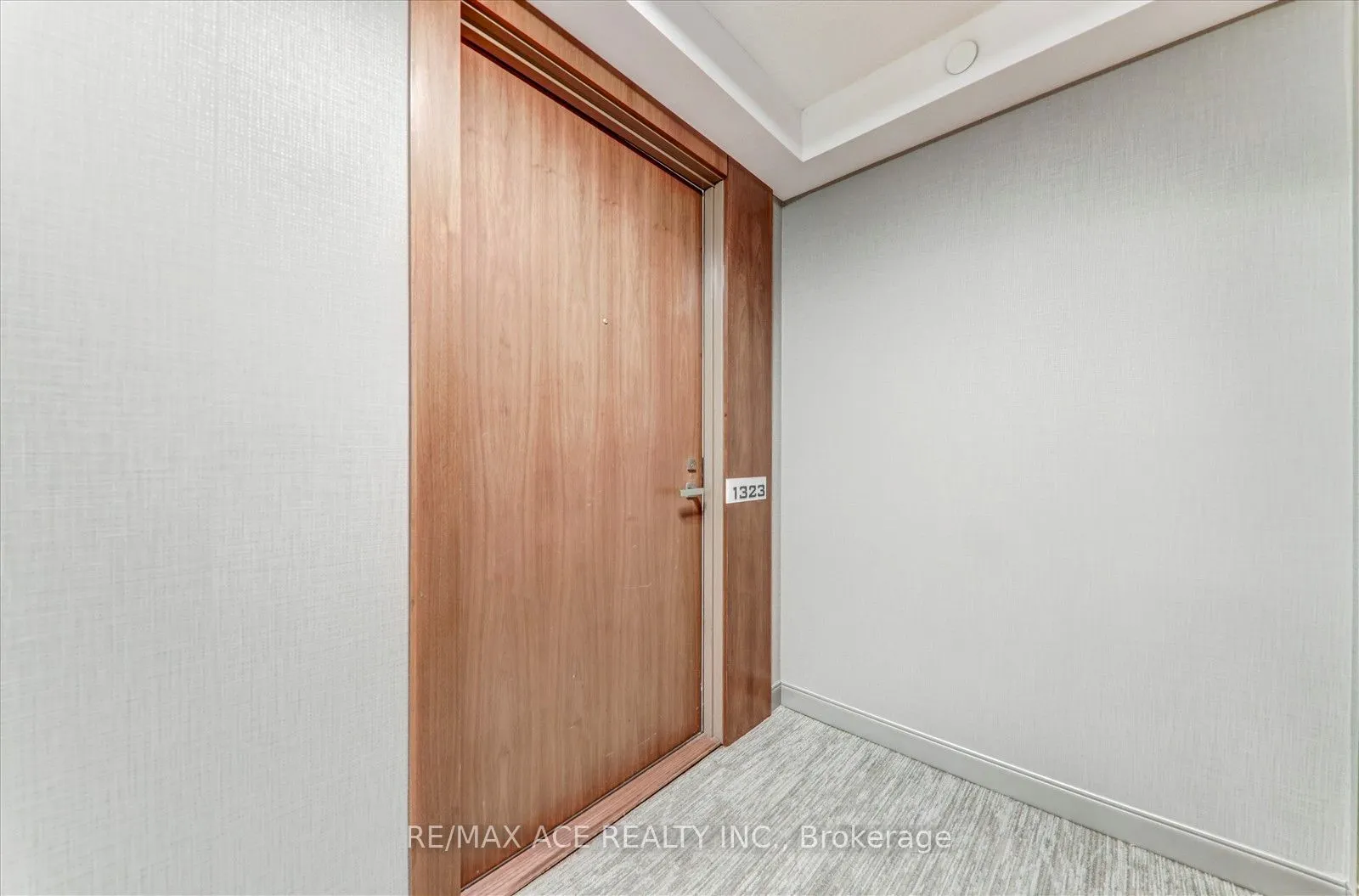 275 Village Green Square, #1323
