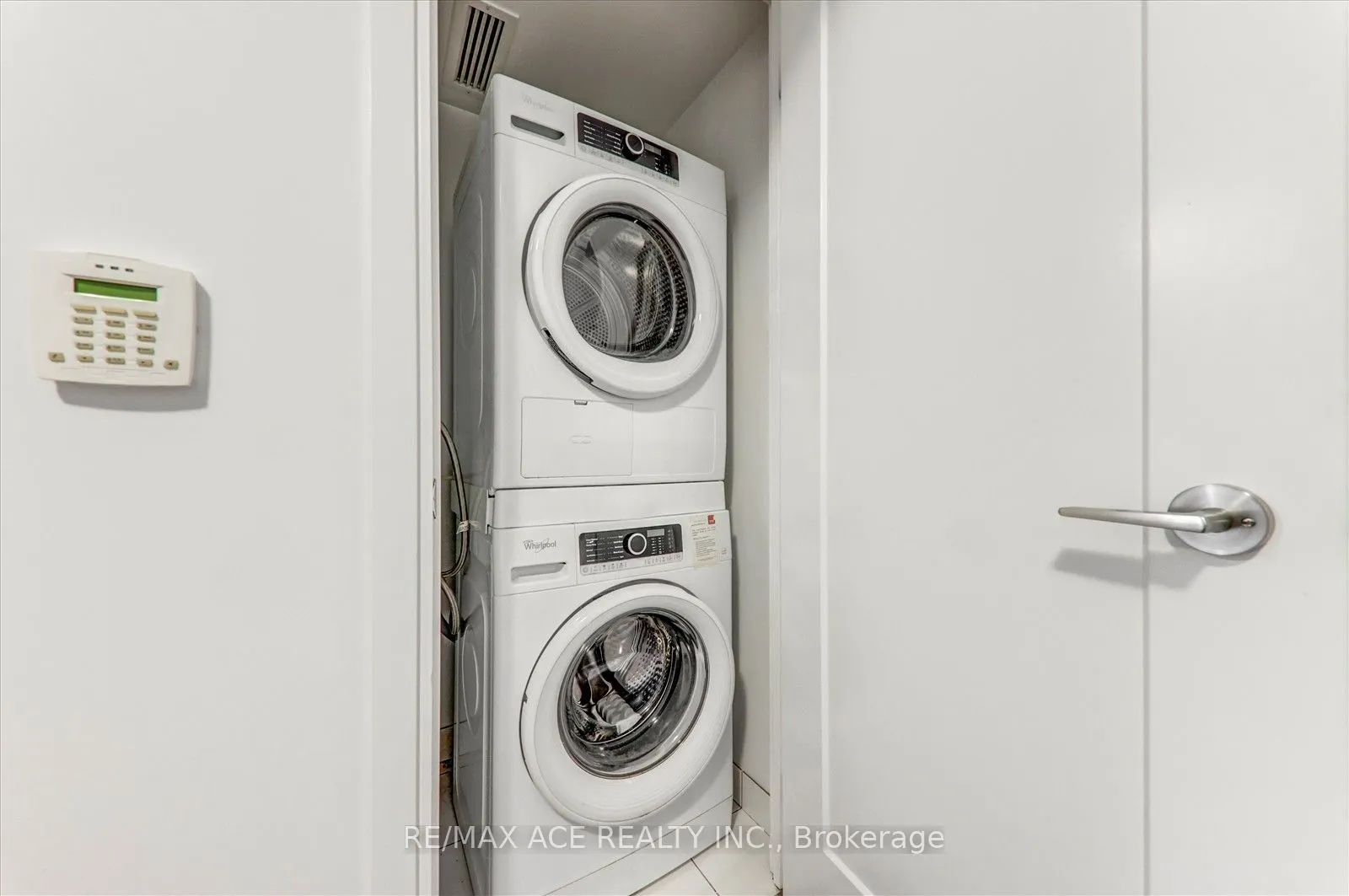 275 Village Green Square, #1323