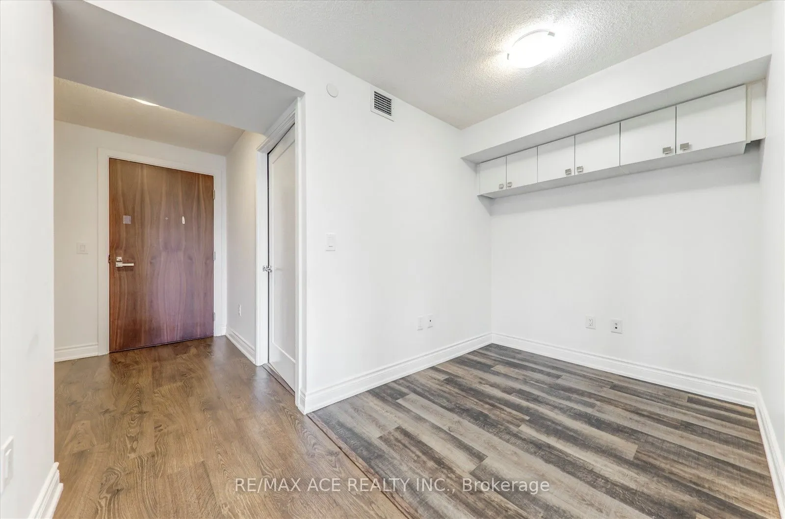 275 Village Green Square, #1323