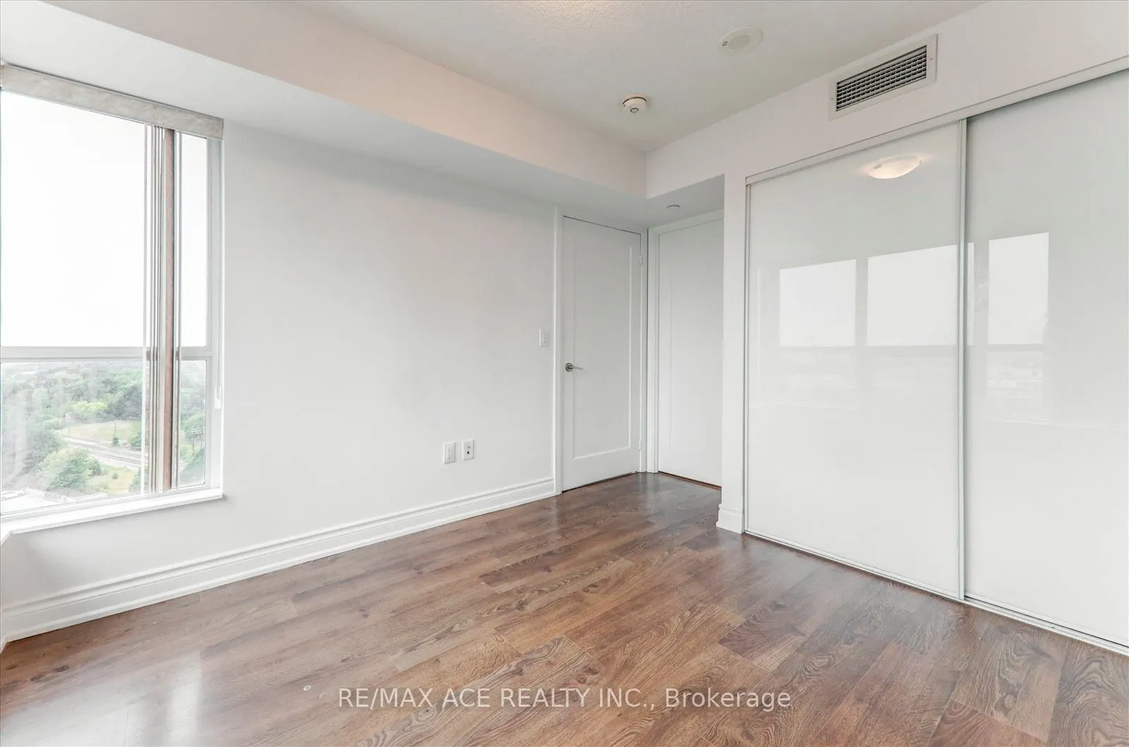275 Village Green Square, #1323