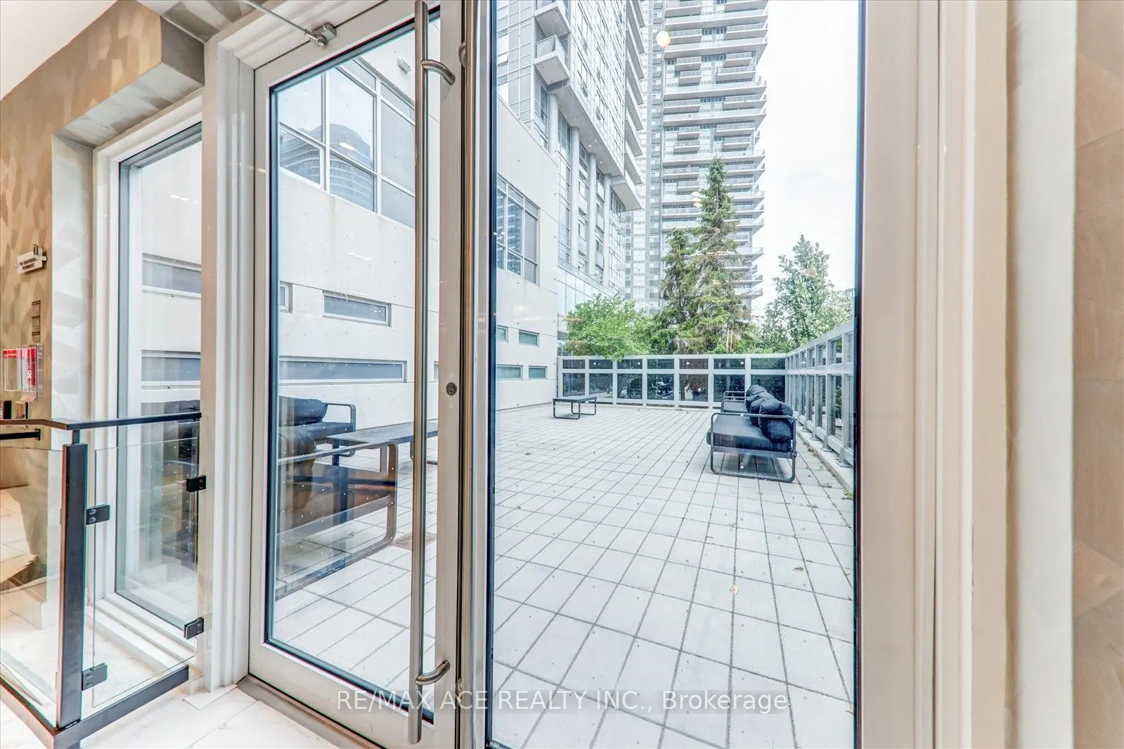 275 Village Green Square, #1323