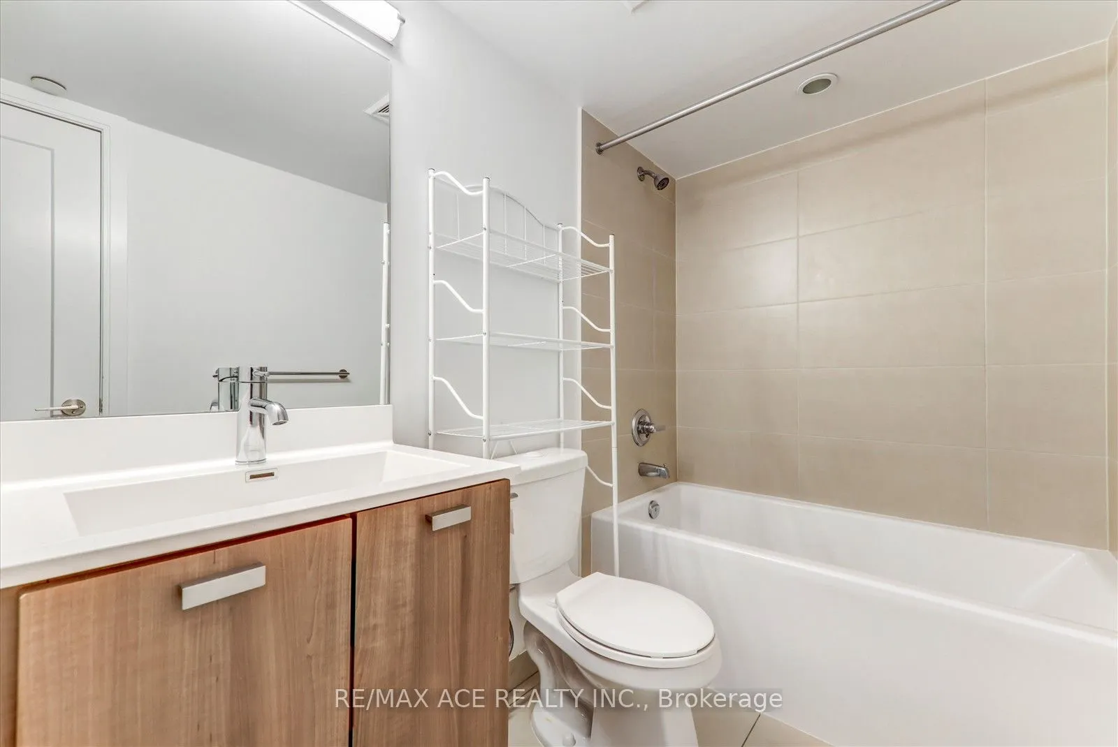 275 Village Green Square, #1323