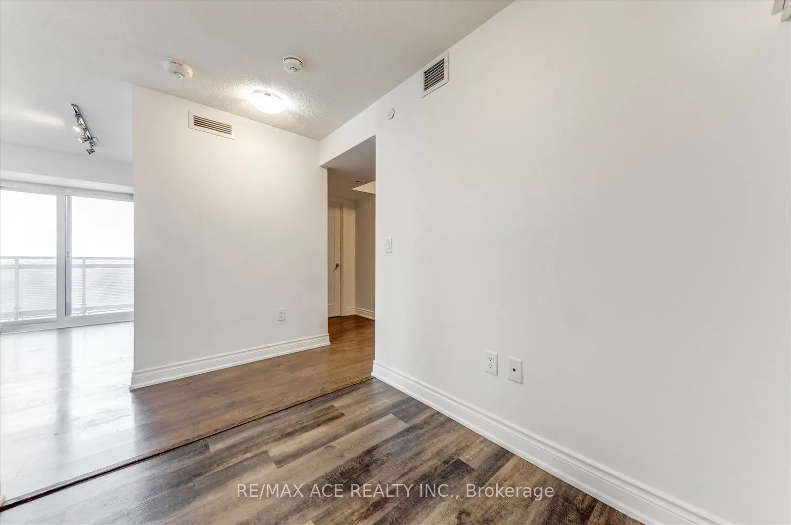 275 Village Green Square, #1323