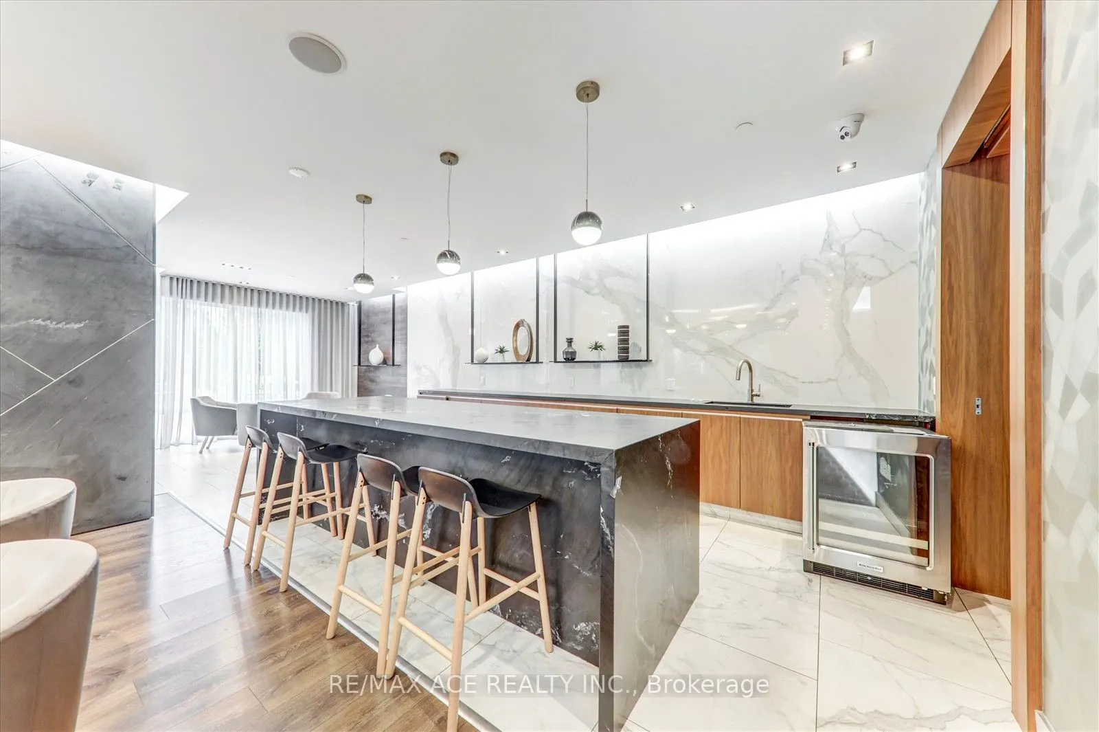 275 Village Green Square, #1323