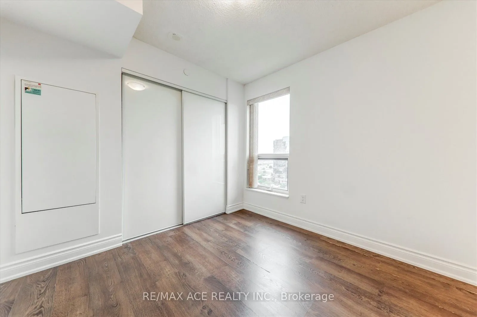 275 Village Green Square, #1323