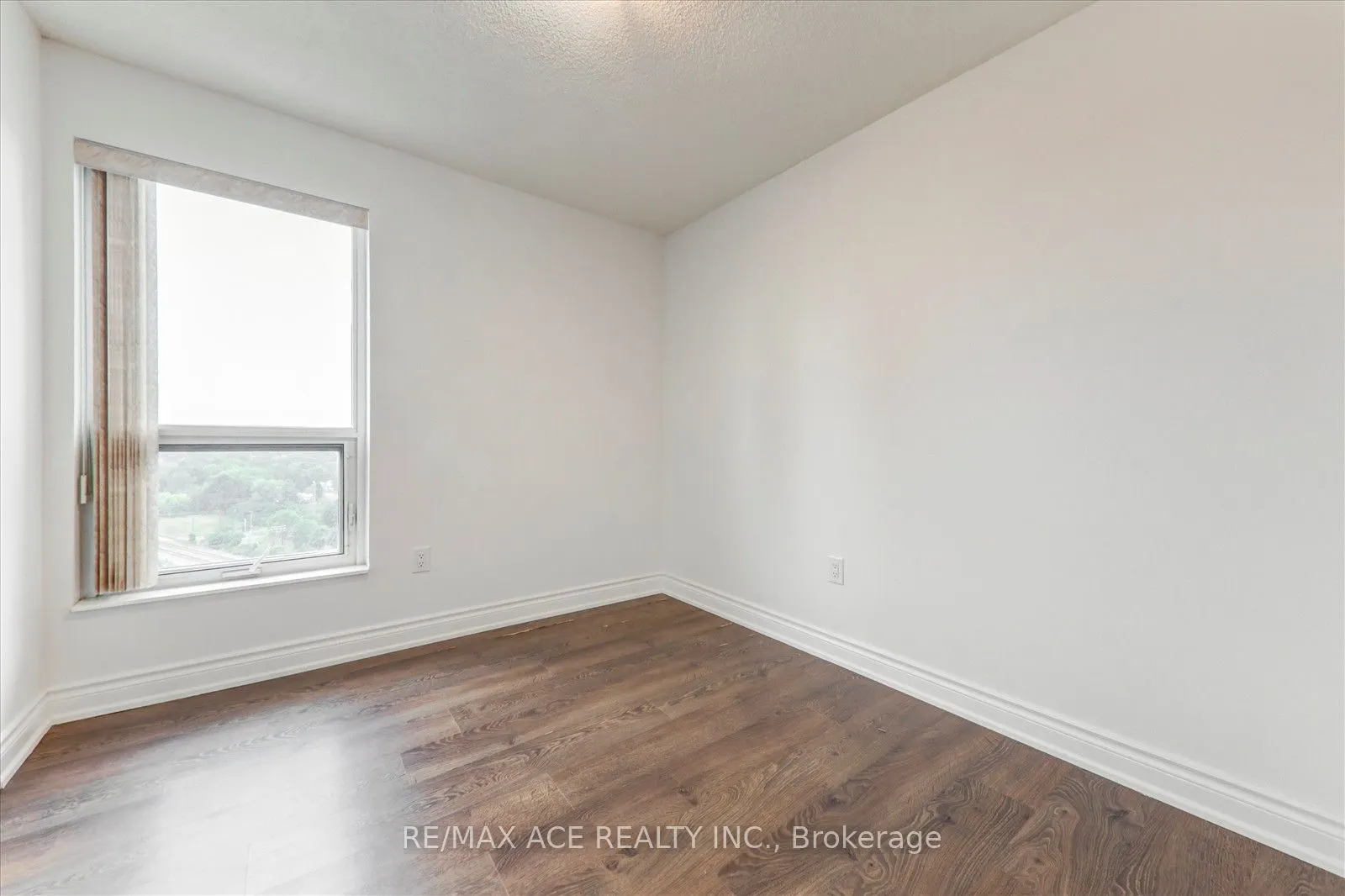 275 Village Green Square, #1323