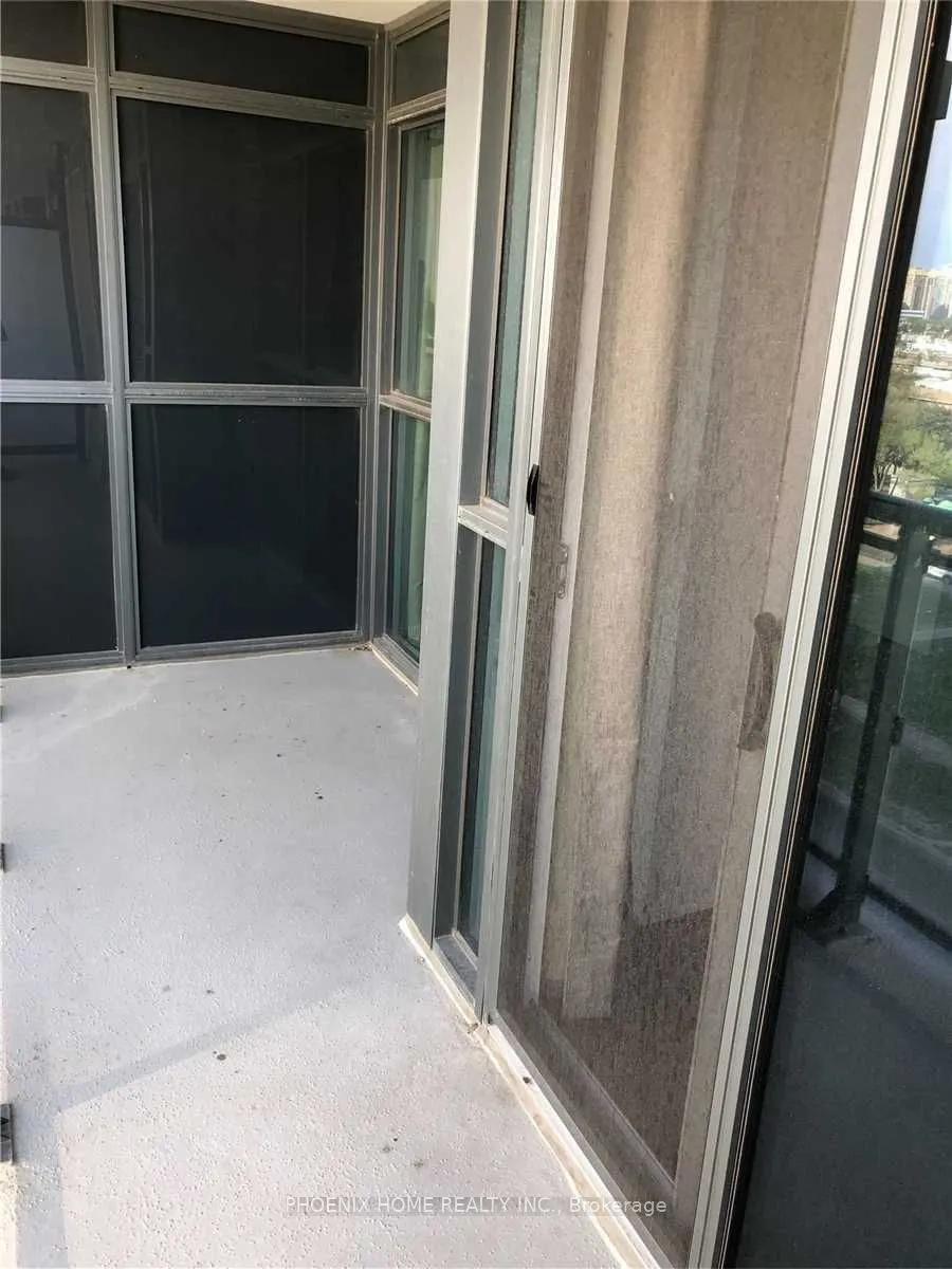 30 Meadowglen Place, #708