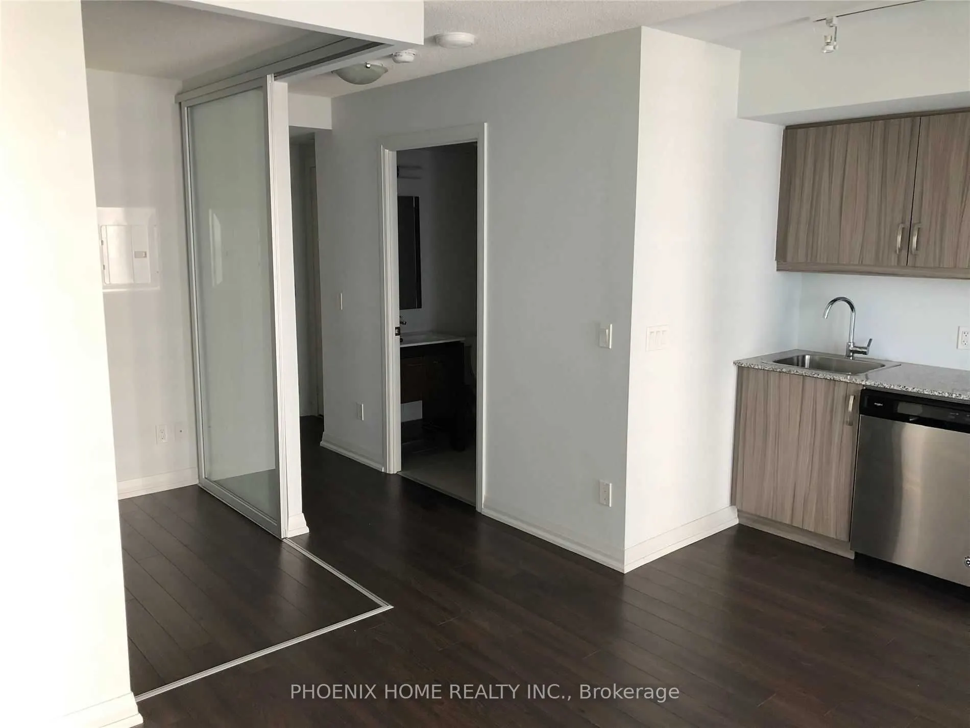 30 Meadowglen Place, #708