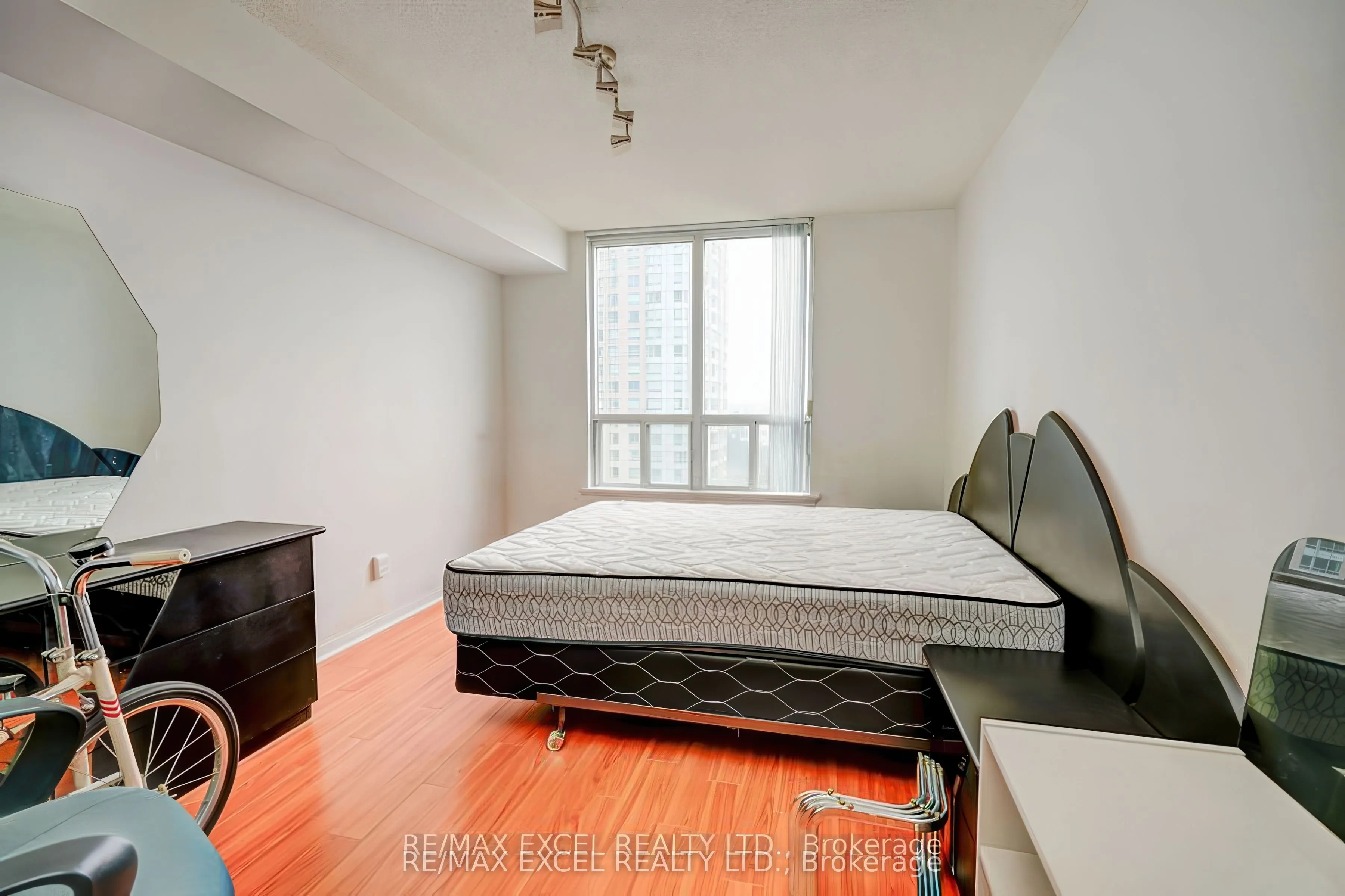 88 Corporate Drive, #1011