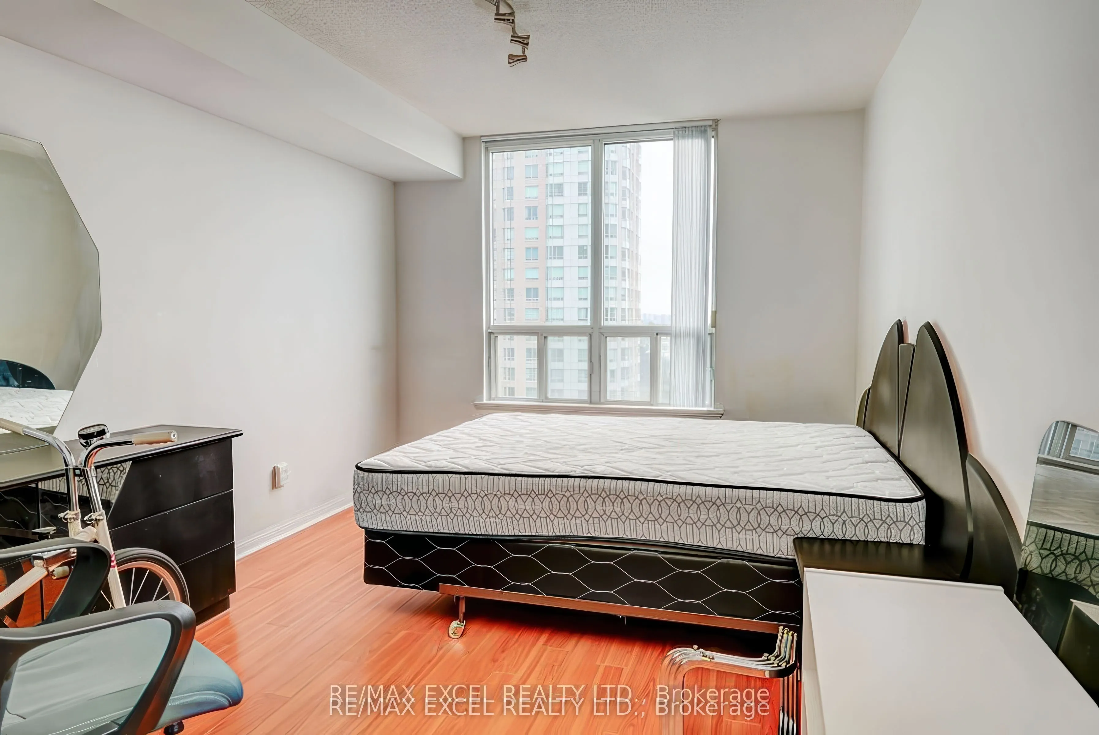 88 Corporate Drive, #1011