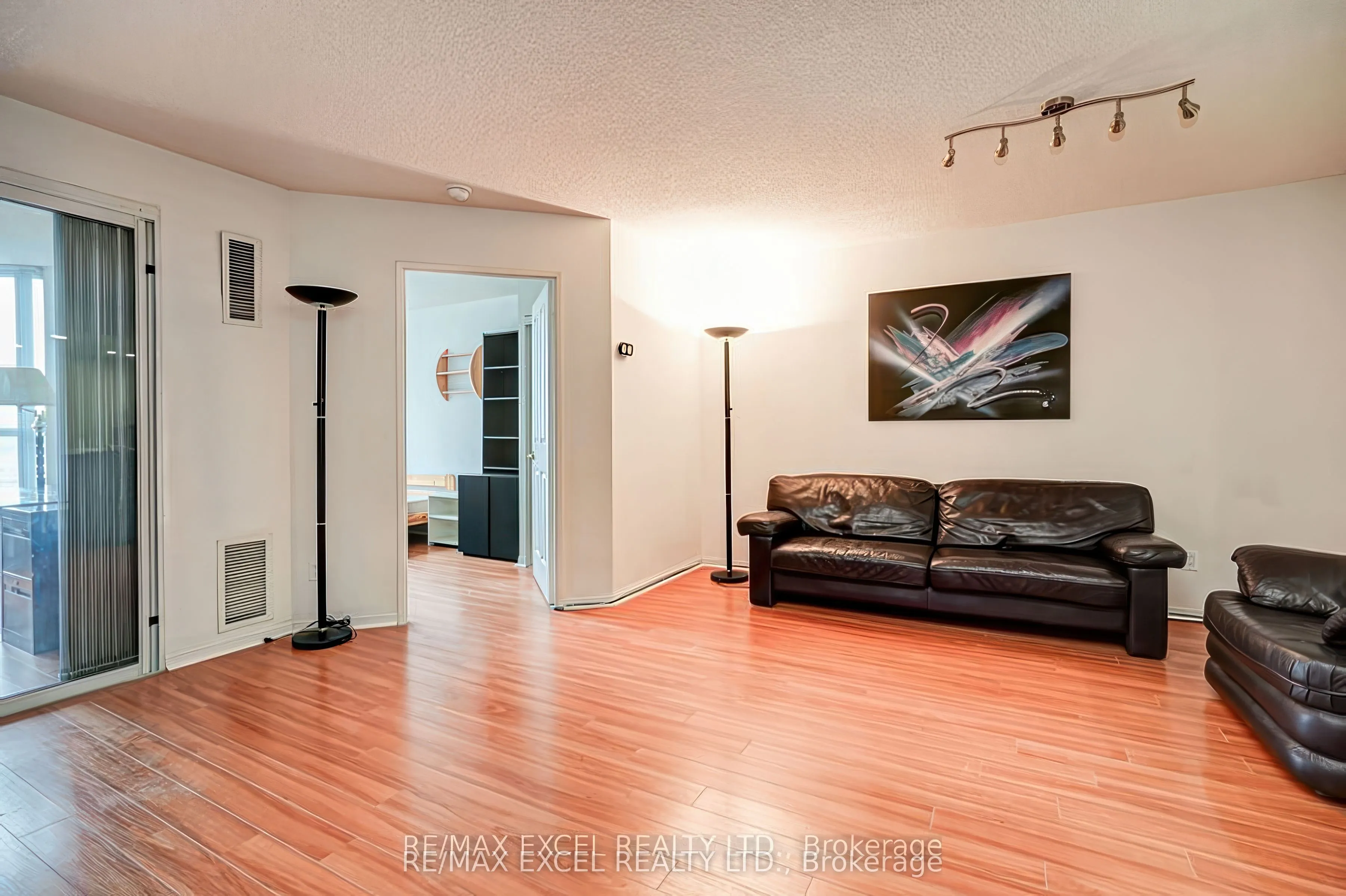 88 Corporate Drive, #1011
