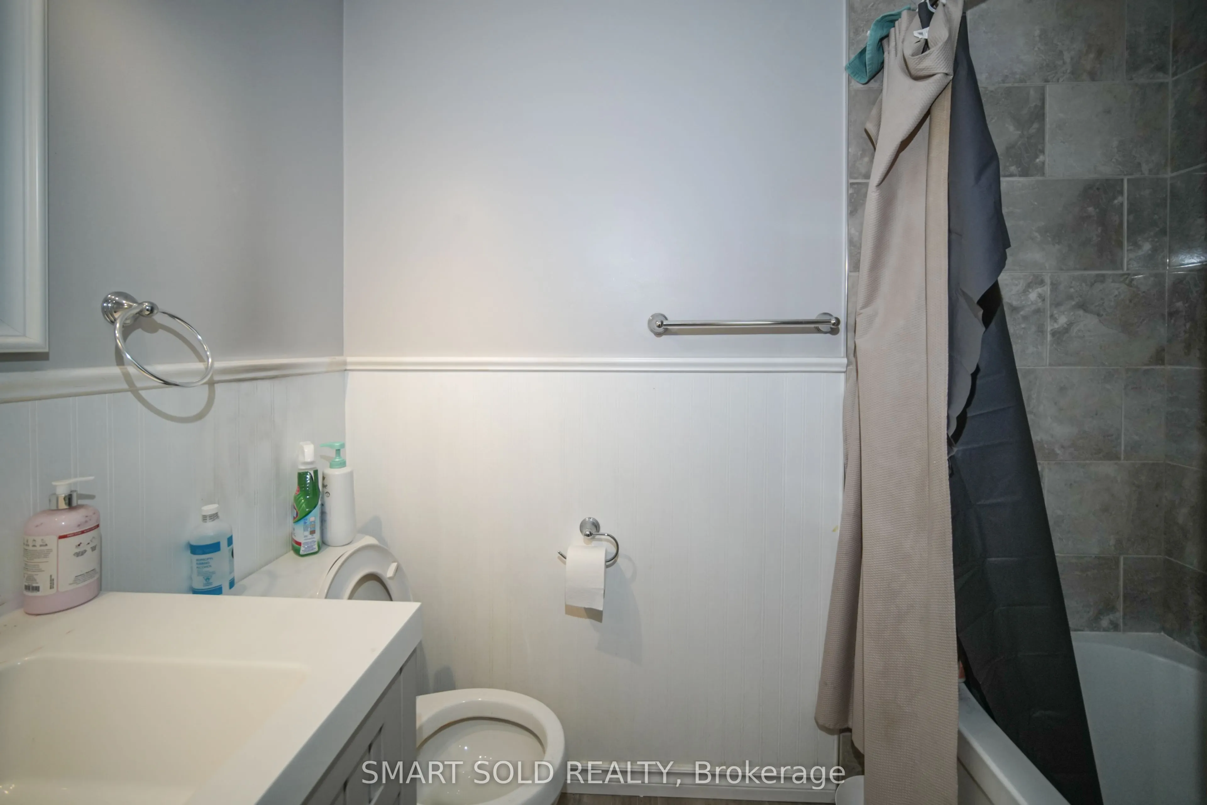 1179 Simcoe Street S