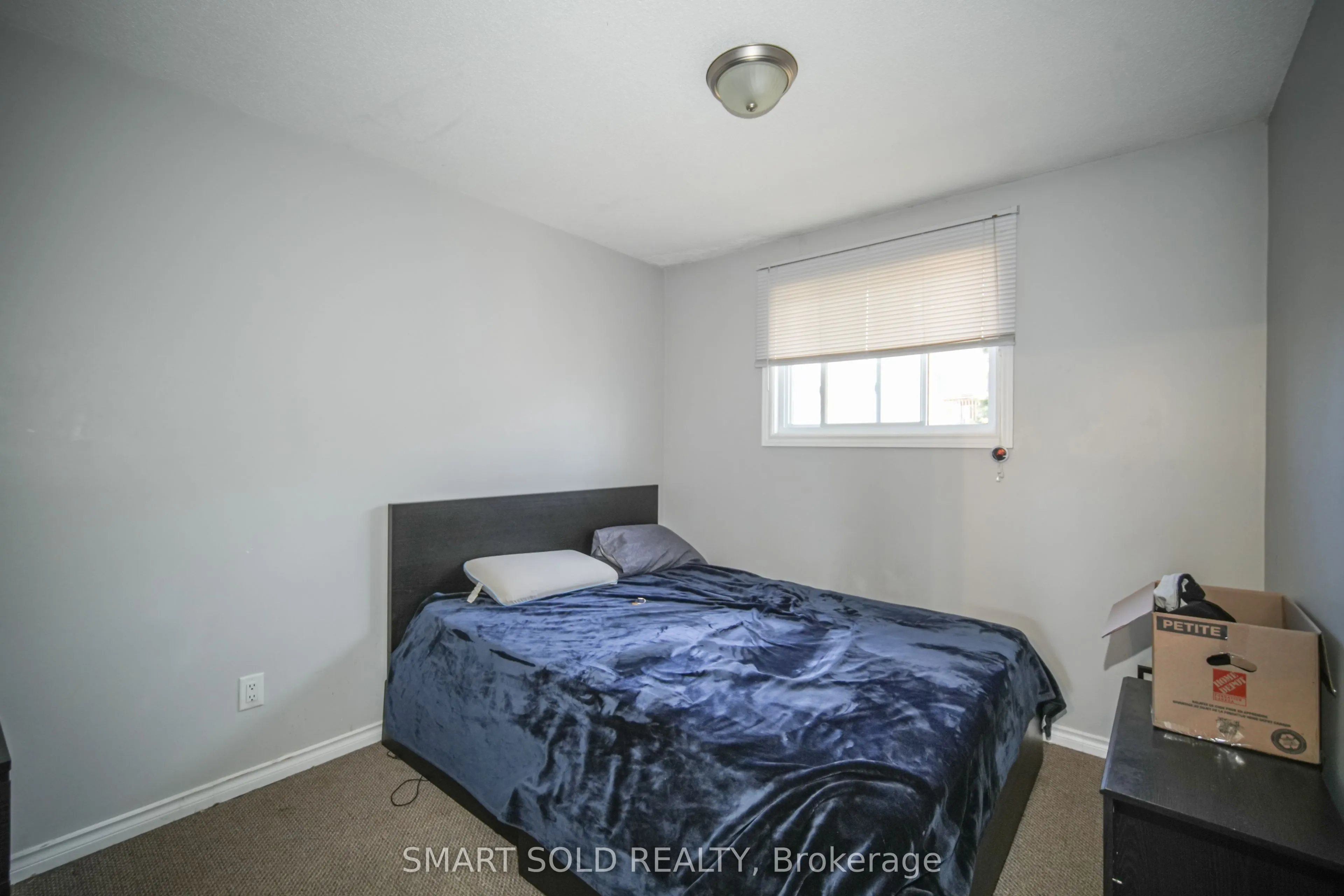 1179 Simcoe Street S