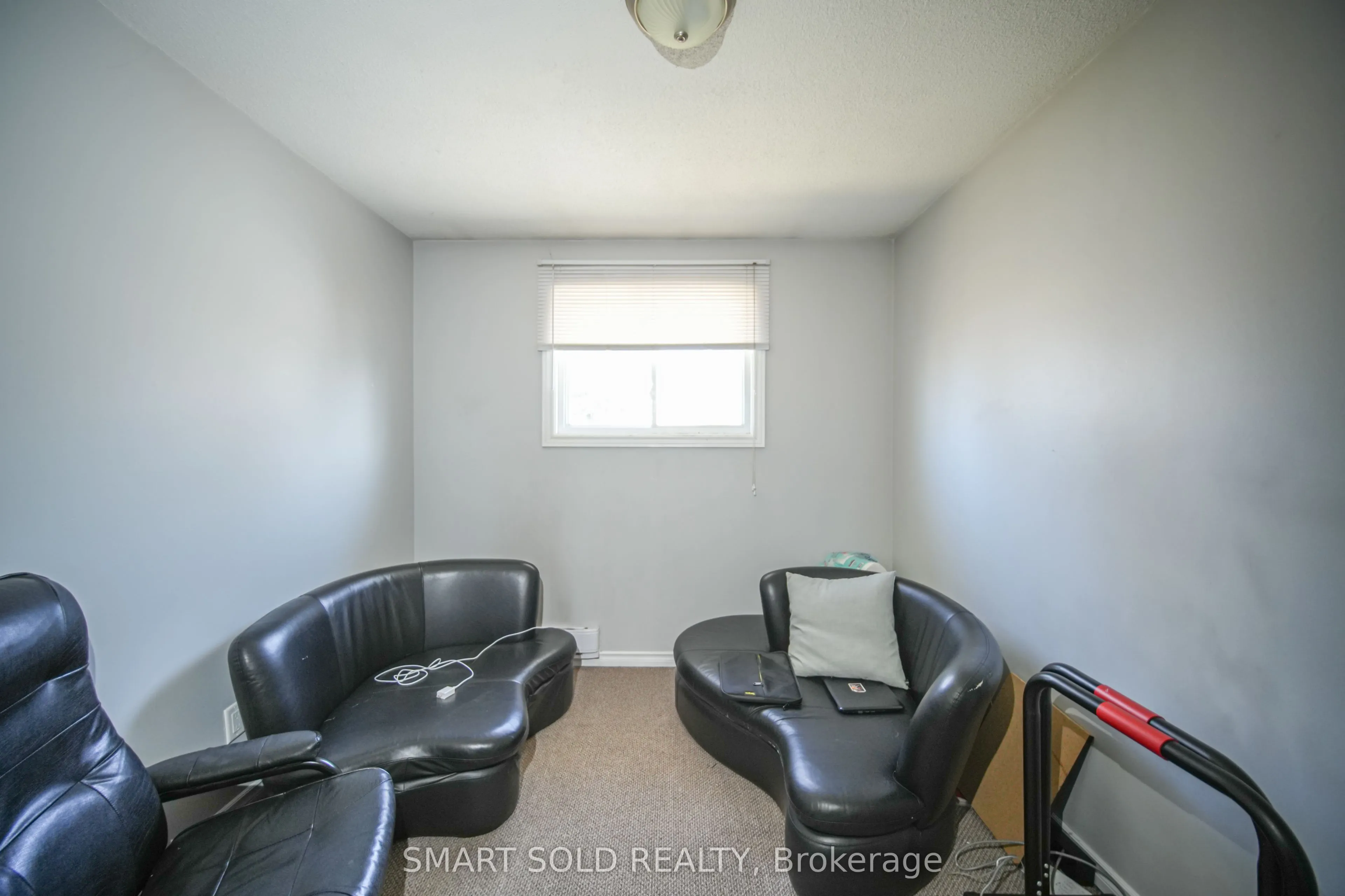 1179 Simcoe Street S