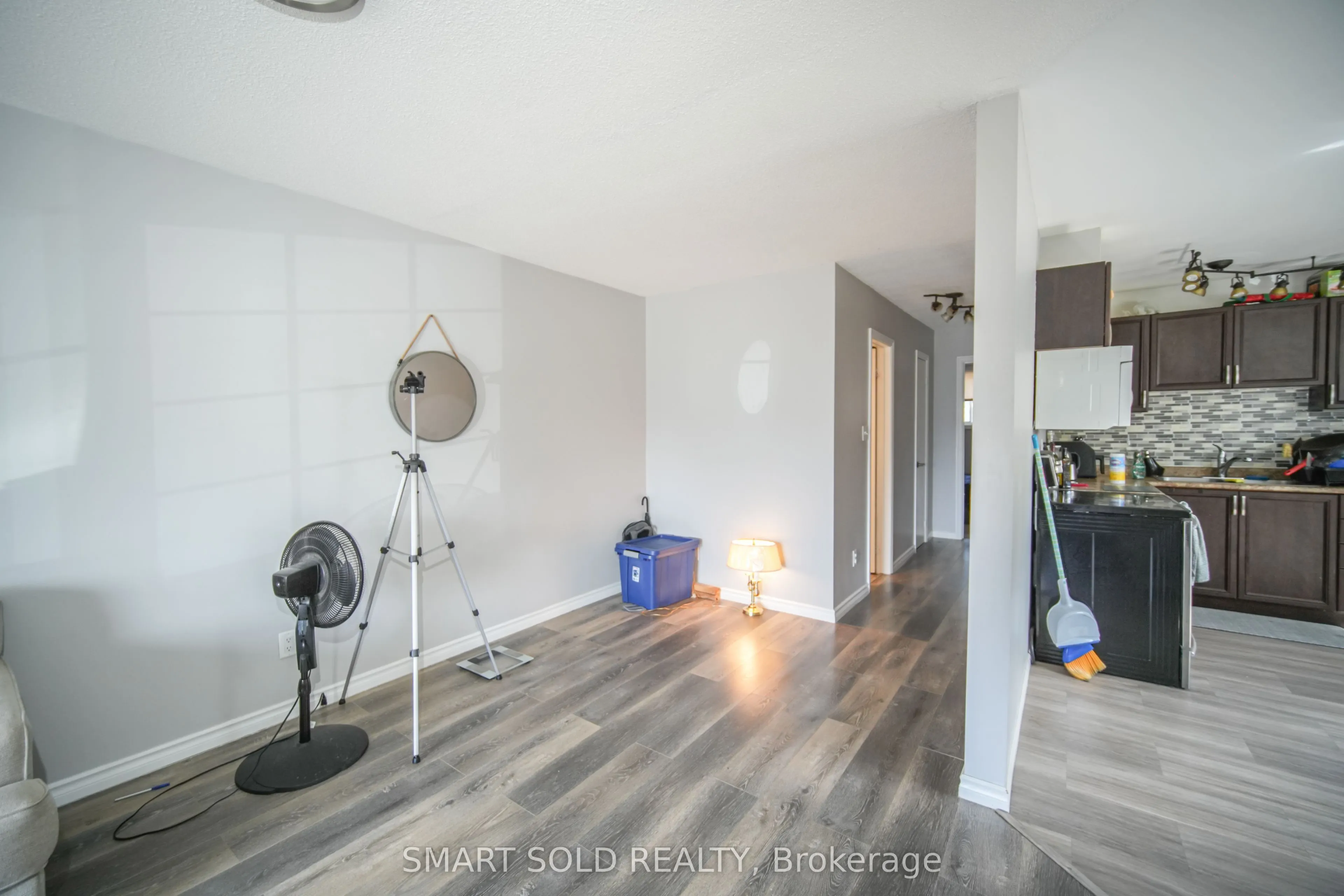 1179 Simcoe Street S