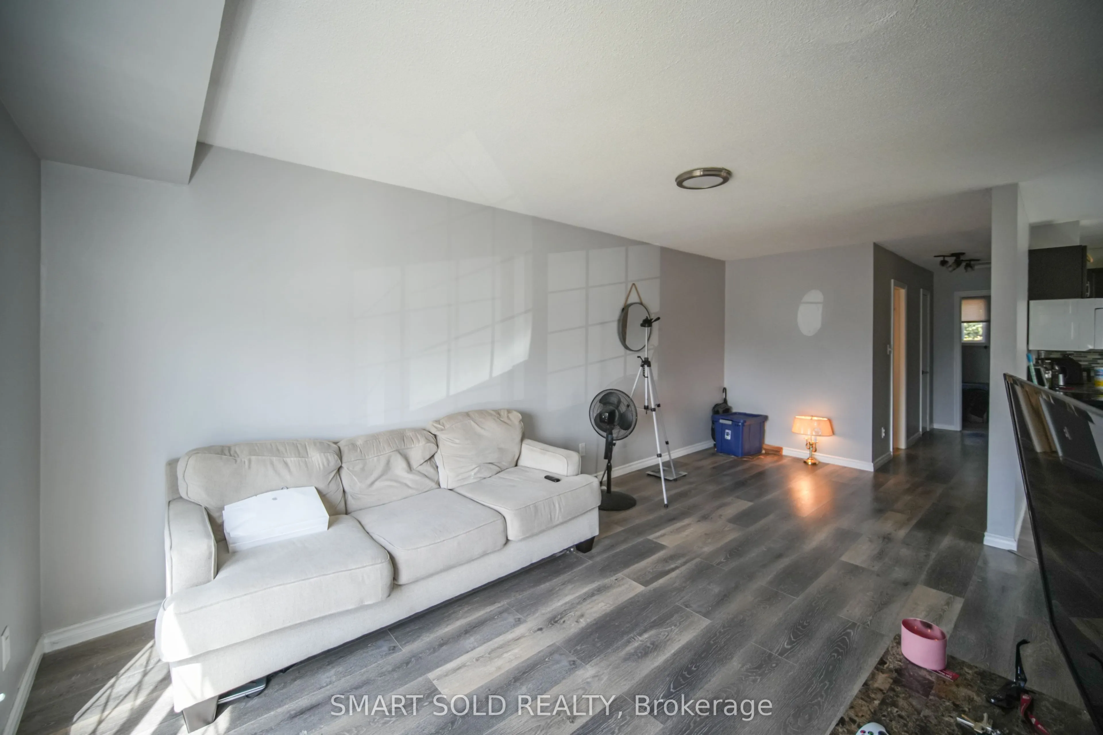 1179 Simcoe Street S