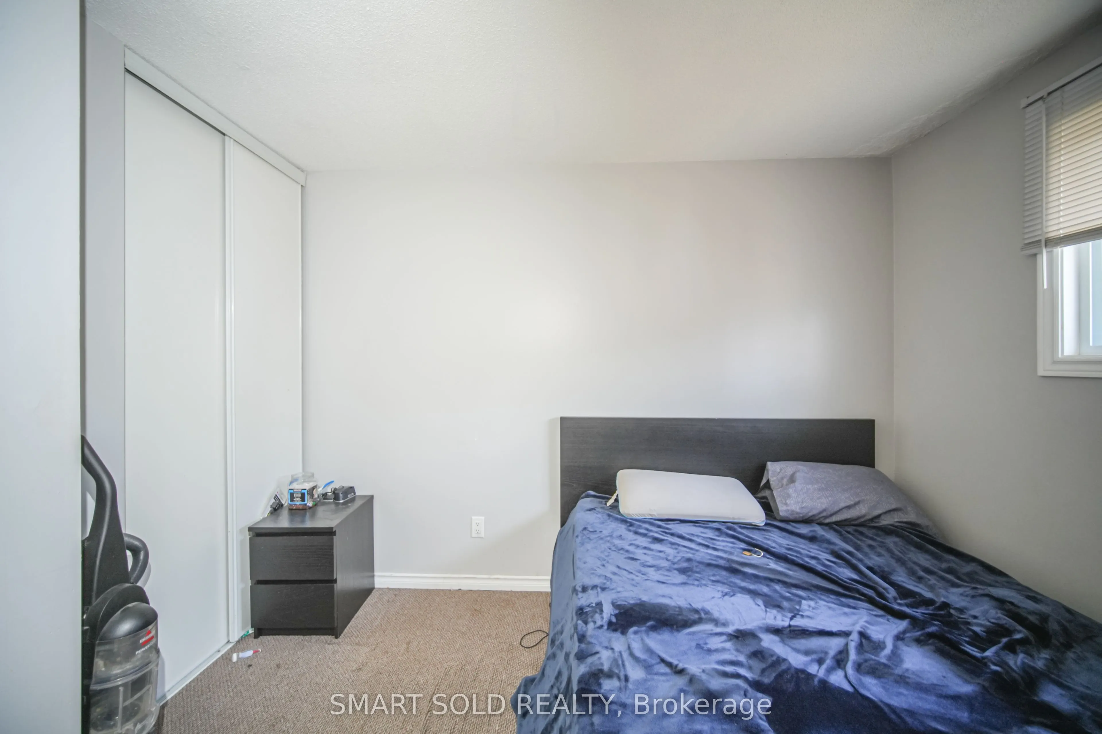 1179 Simcoe Street S