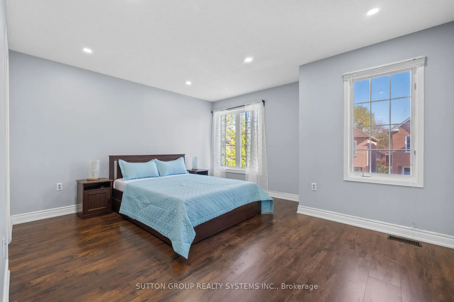 1995 Pine Grove Avenue, #33