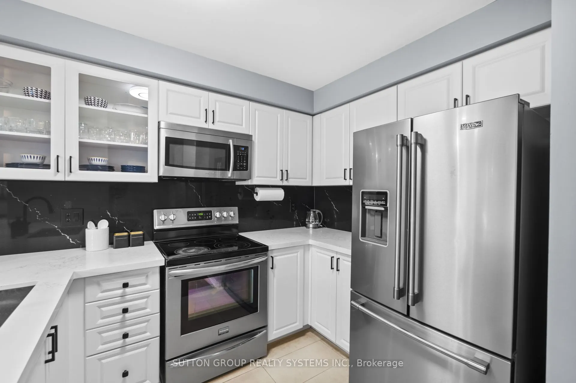 1995 Pine Grove Avenue, #33