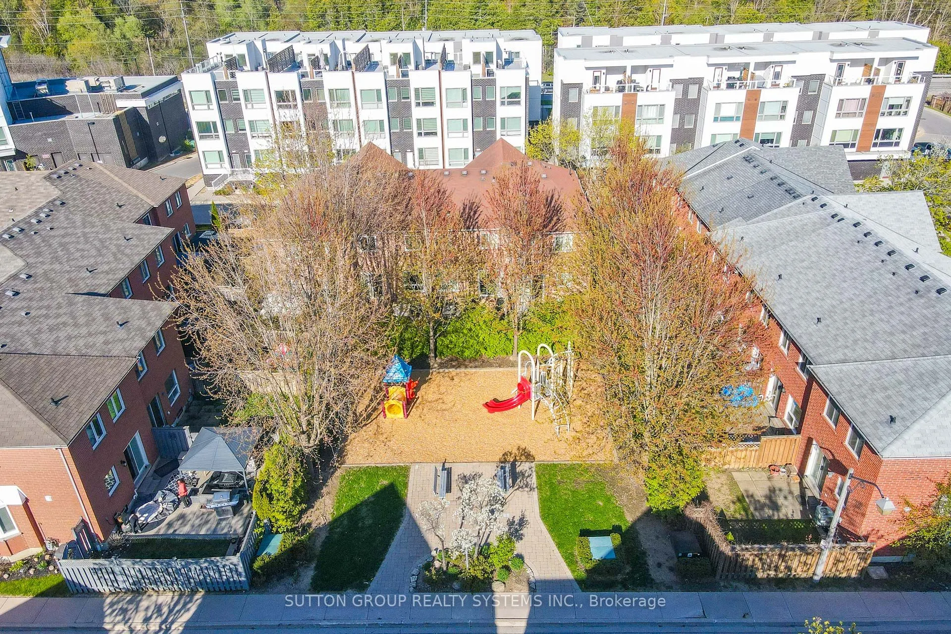 1995 Pine Grove Avenue, #33