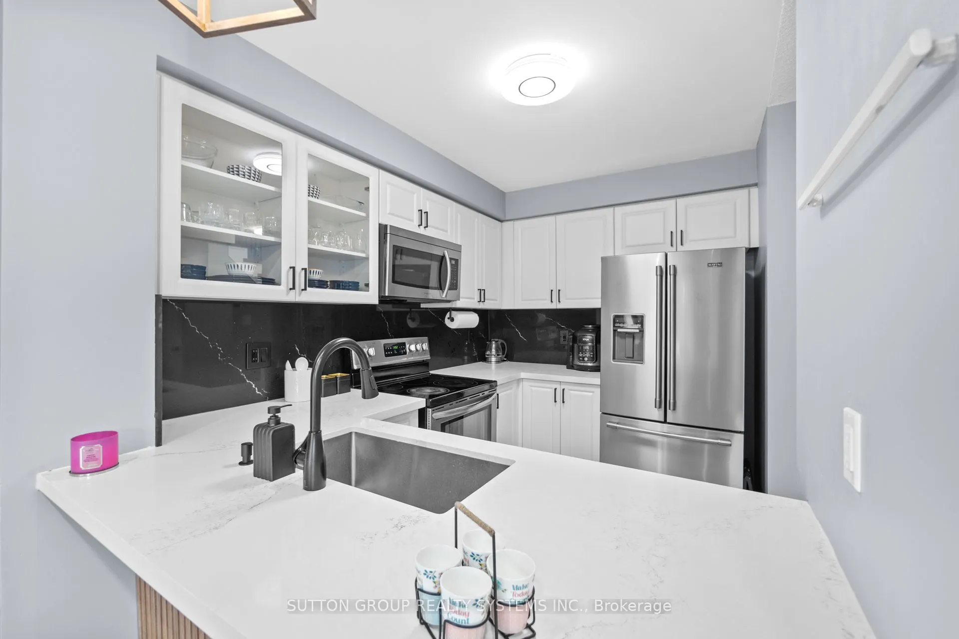 1995 Pine Grove Avenue, #33