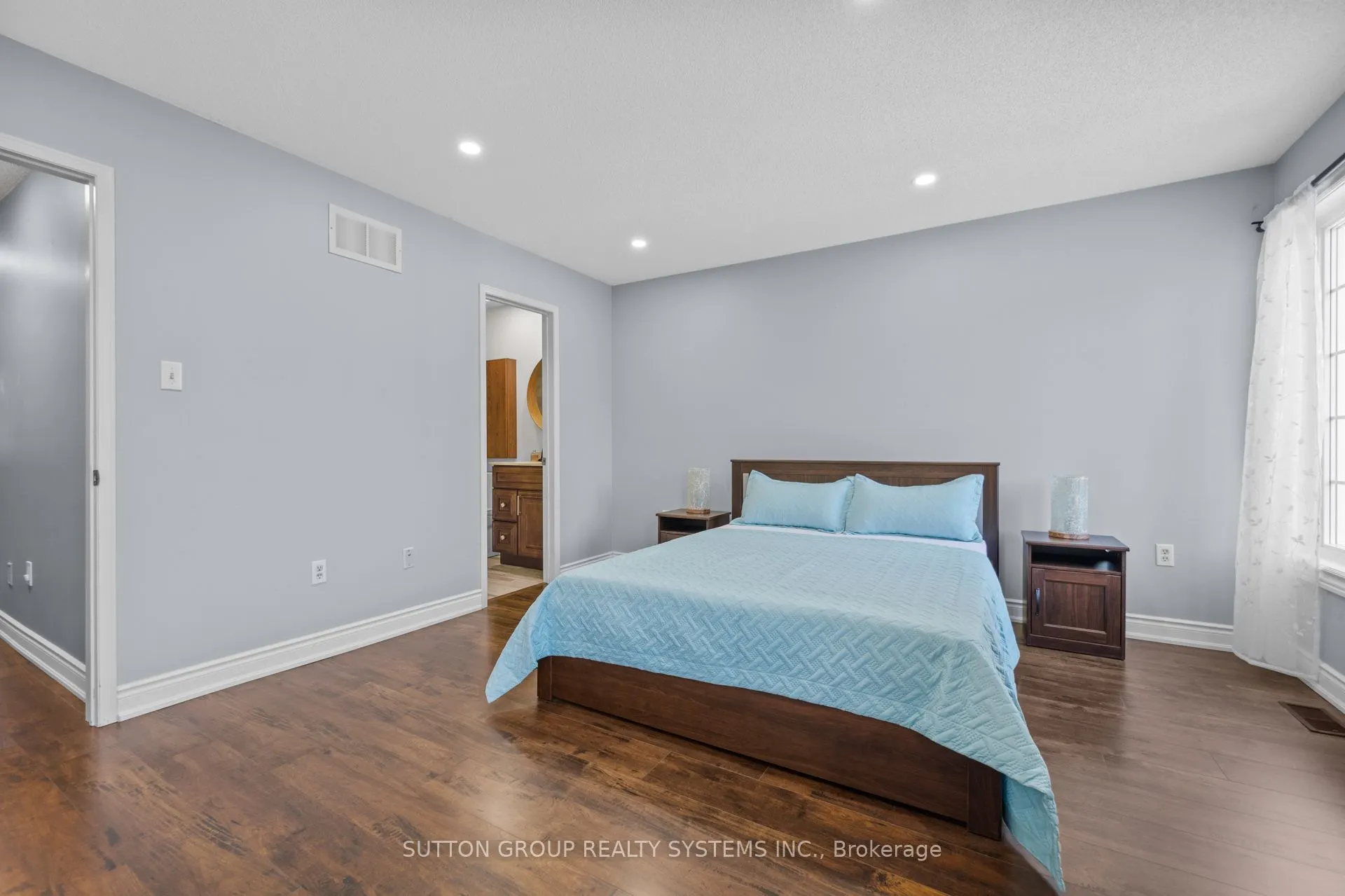1995 Pine Grove Avenue, #33