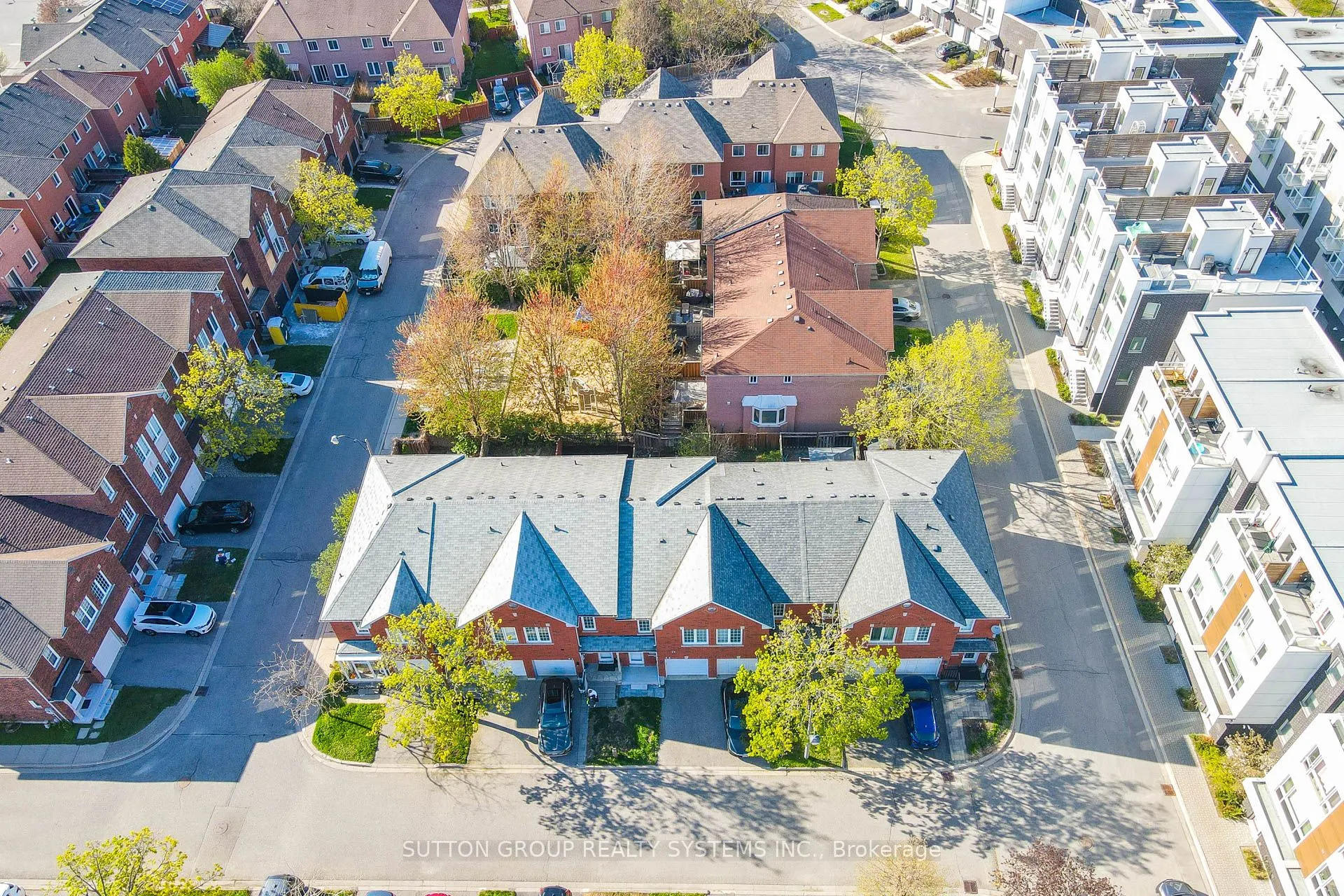 1995 Pine Grove Avenue, #33