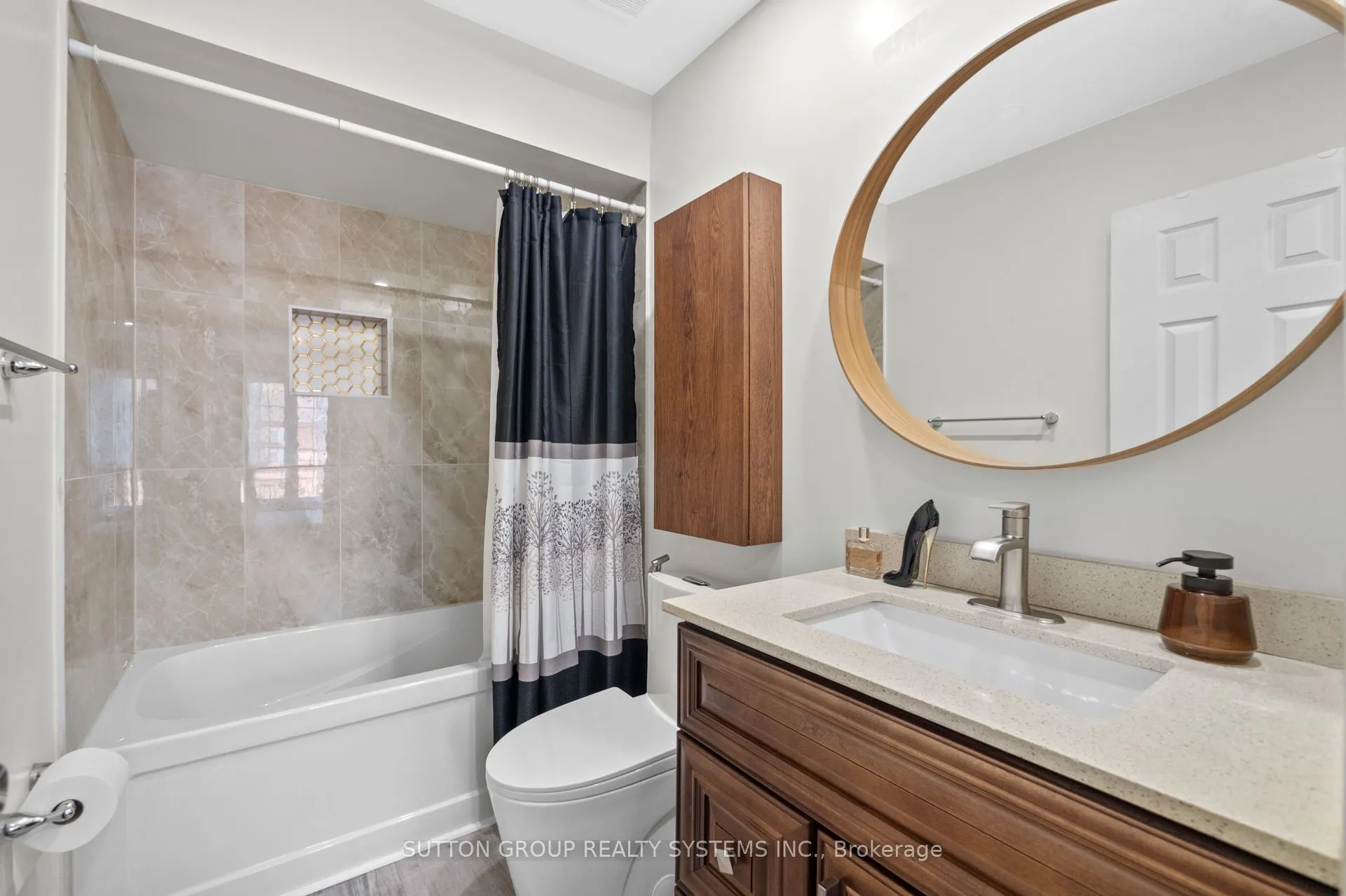 1995 Pine Grove Avenue, #33