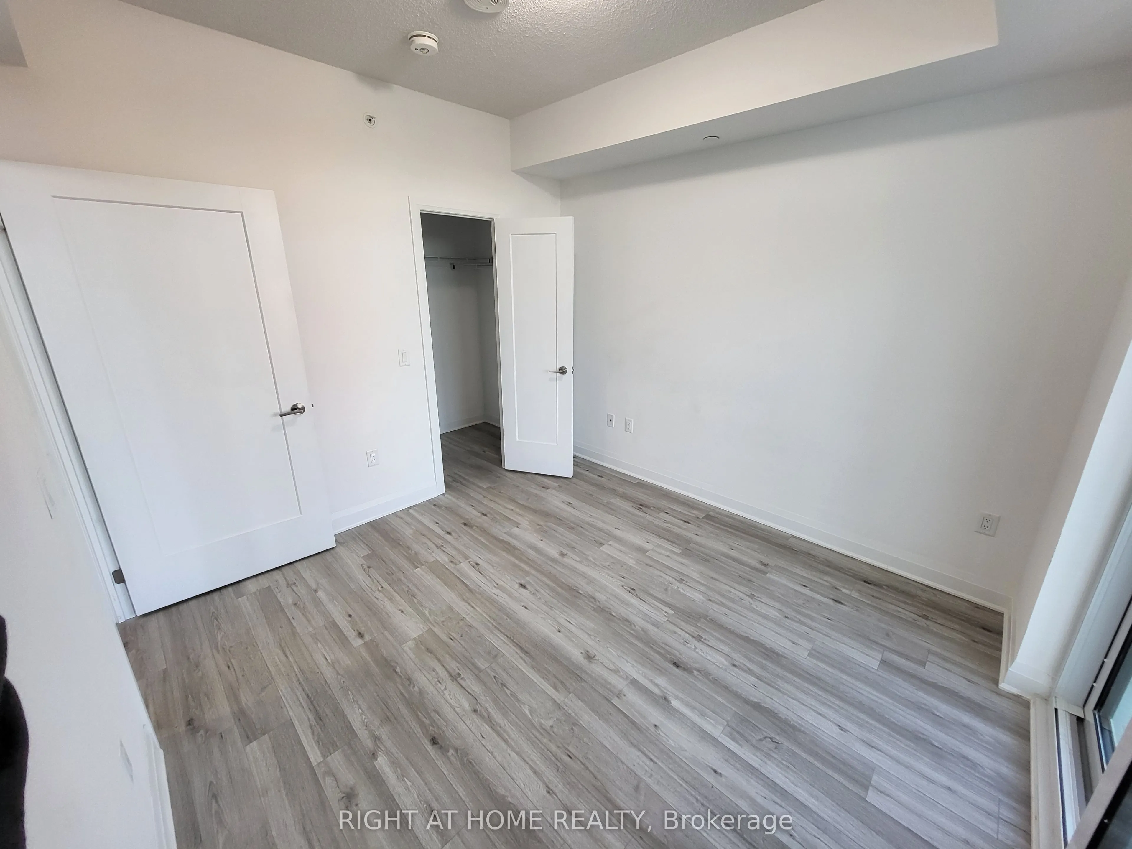 3220 Sheppard Avenue E, #1008
