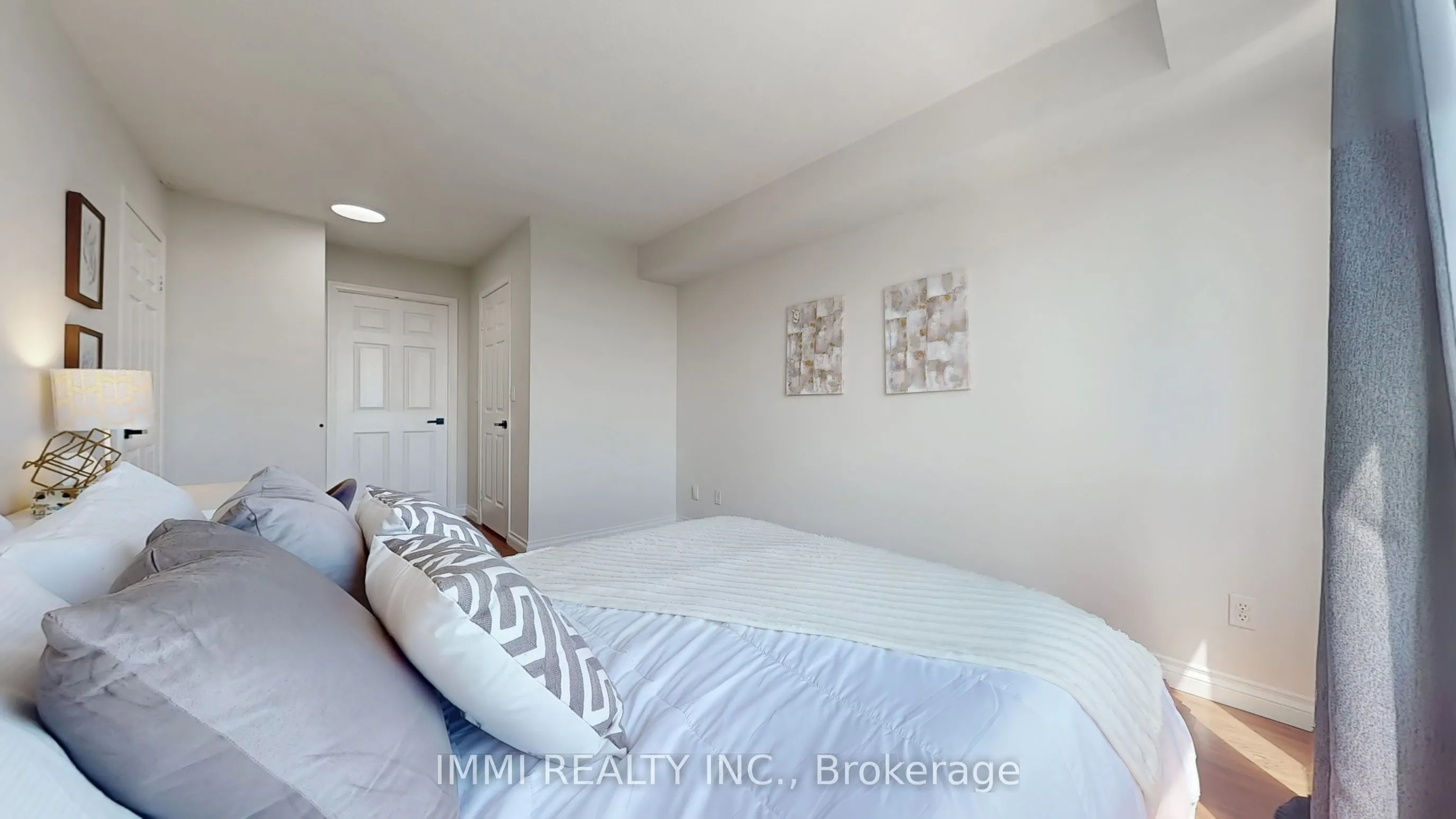 5039 Finch Avenue E, #2009