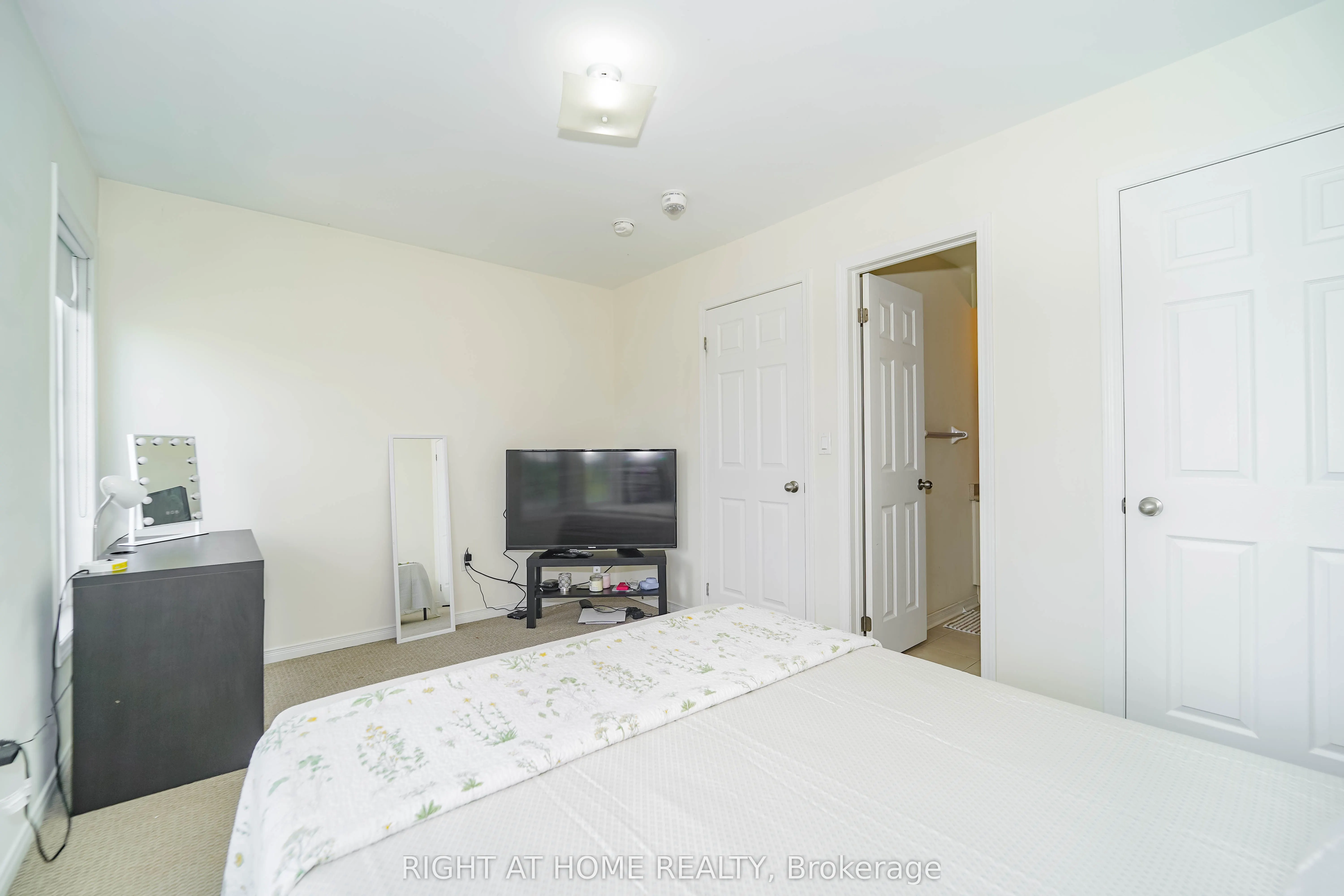 33 Island Road, #6