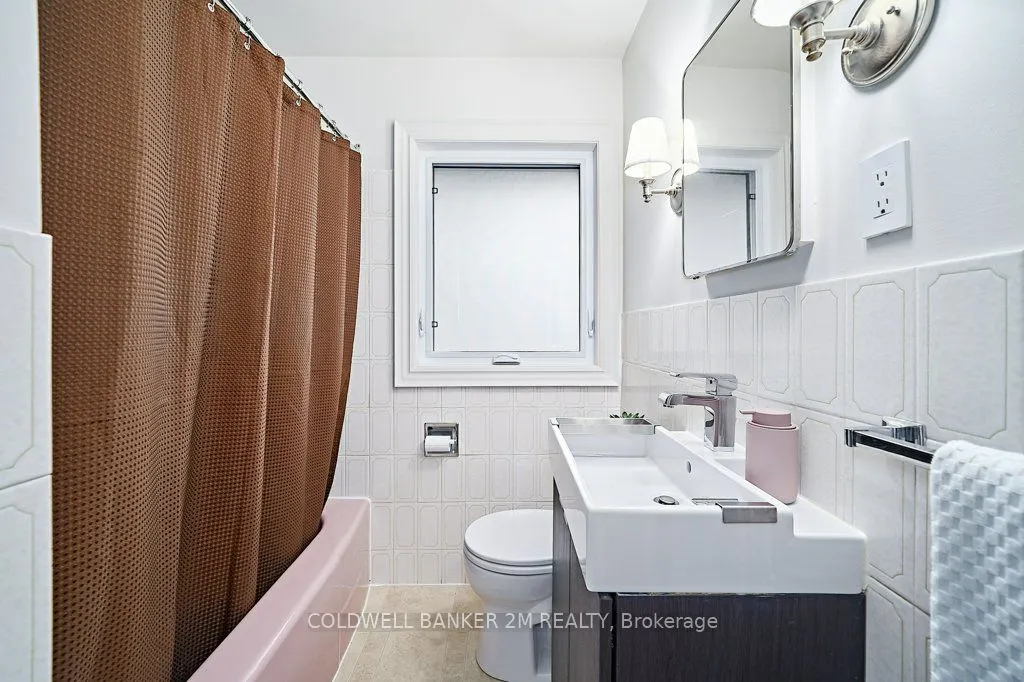41 Roosevelt Avenue