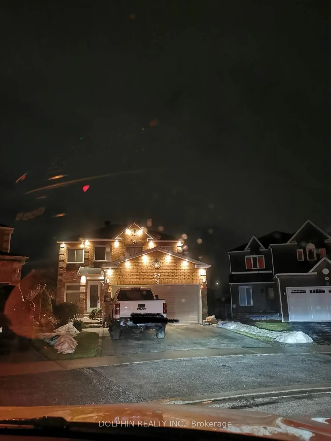 27 Carle Crescent
