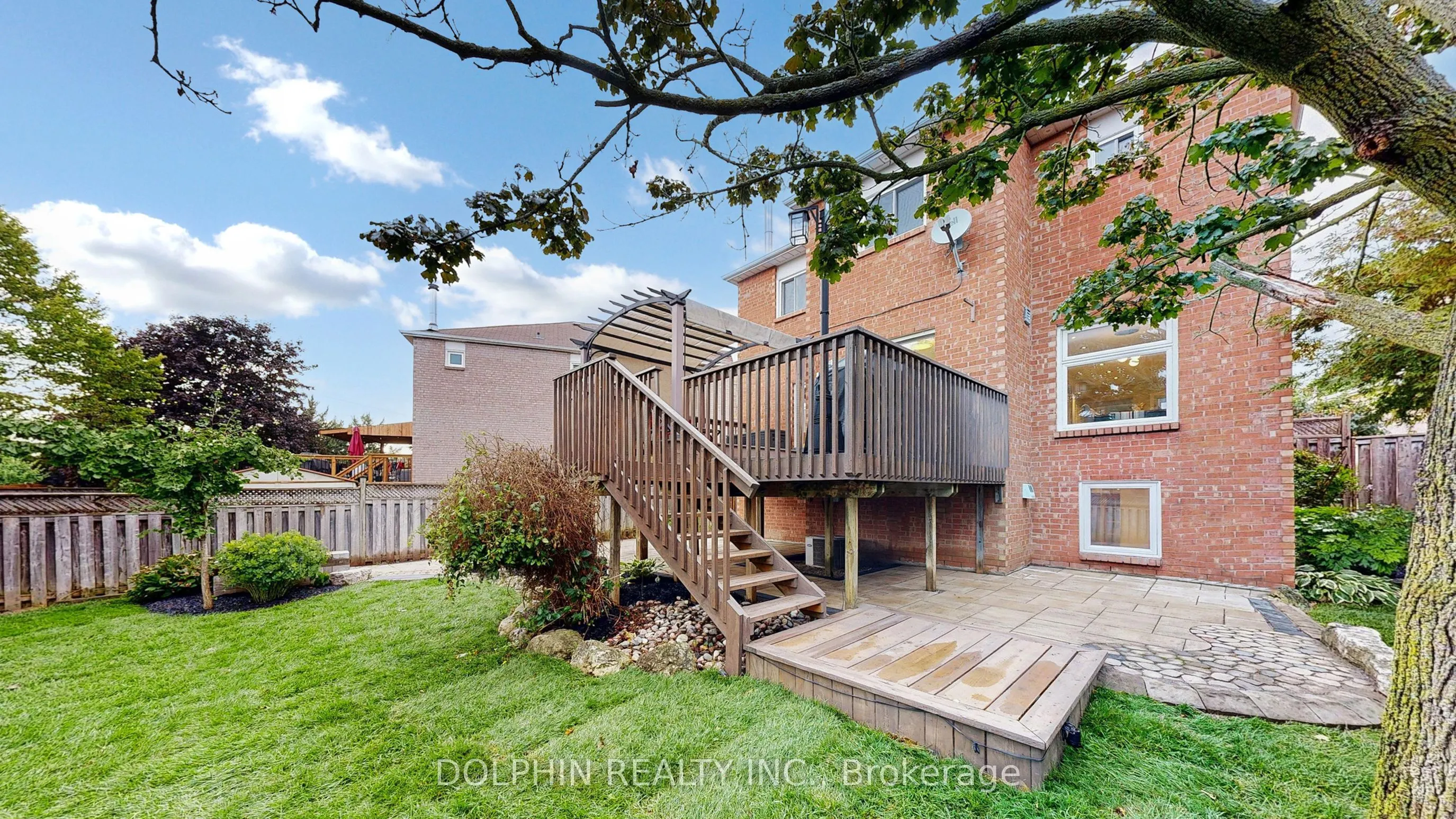 27 Carle Crescent
