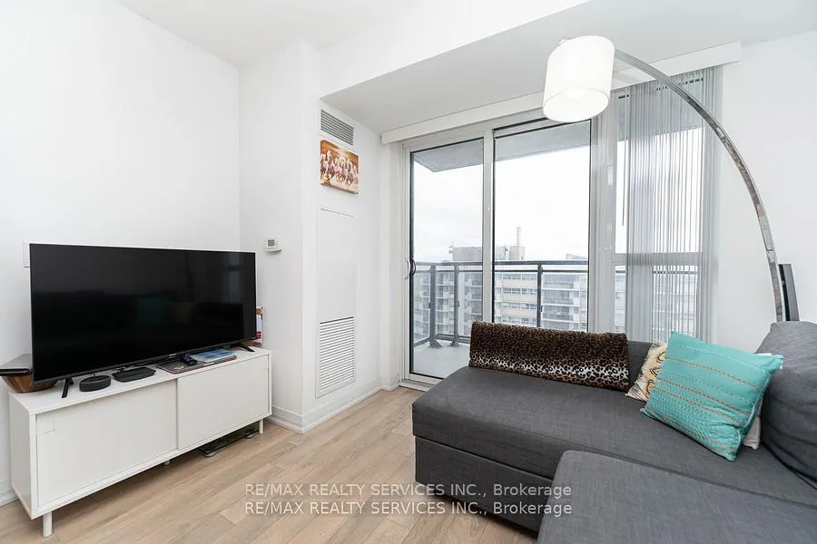 30 Meadowglen Place, #2003
