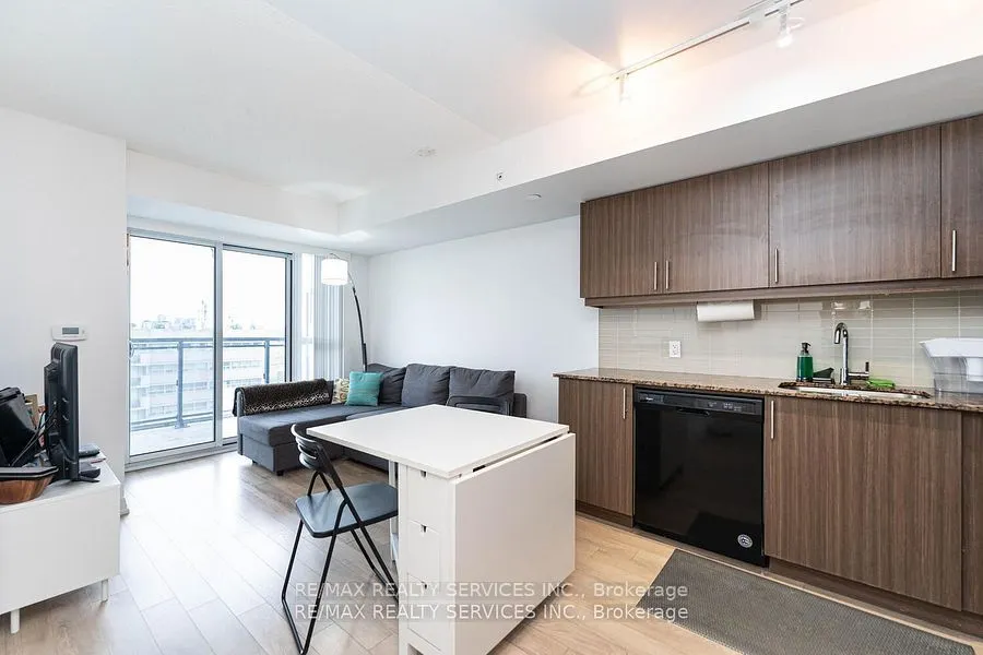 30 Meadowglen Place, #2003