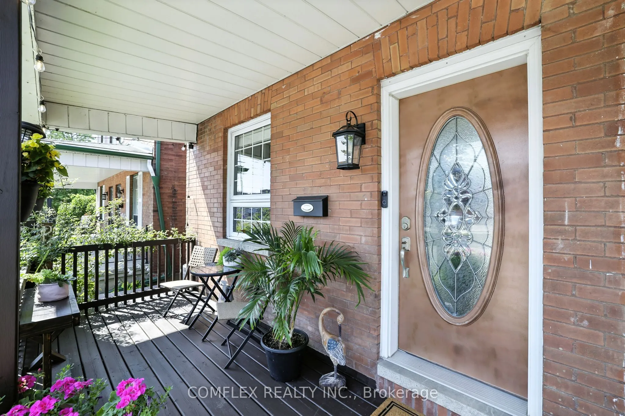 28 Liberty Street S