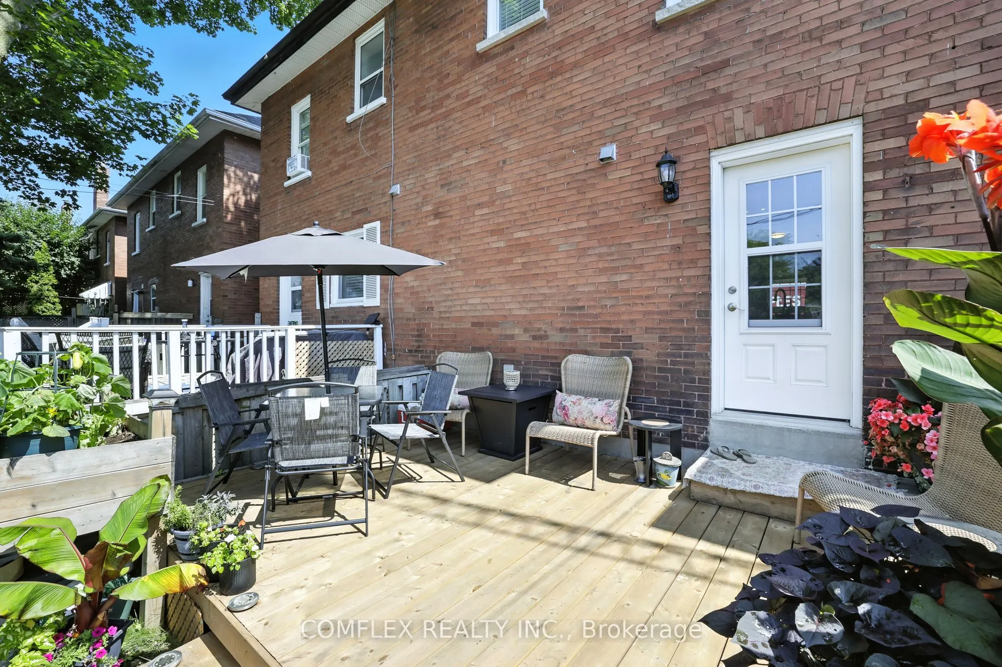 28 Liberty Street S