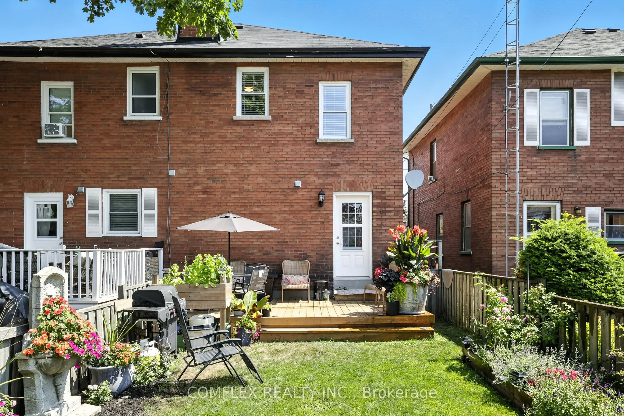 28 Liberty Street S