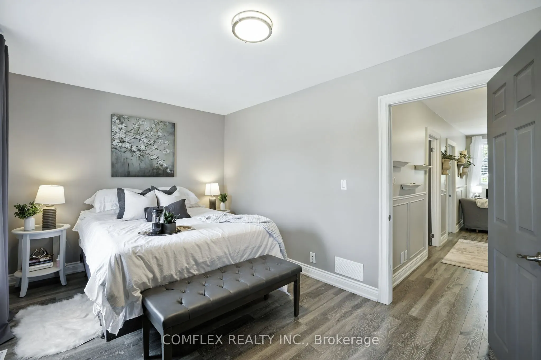 28 Liberty Street S