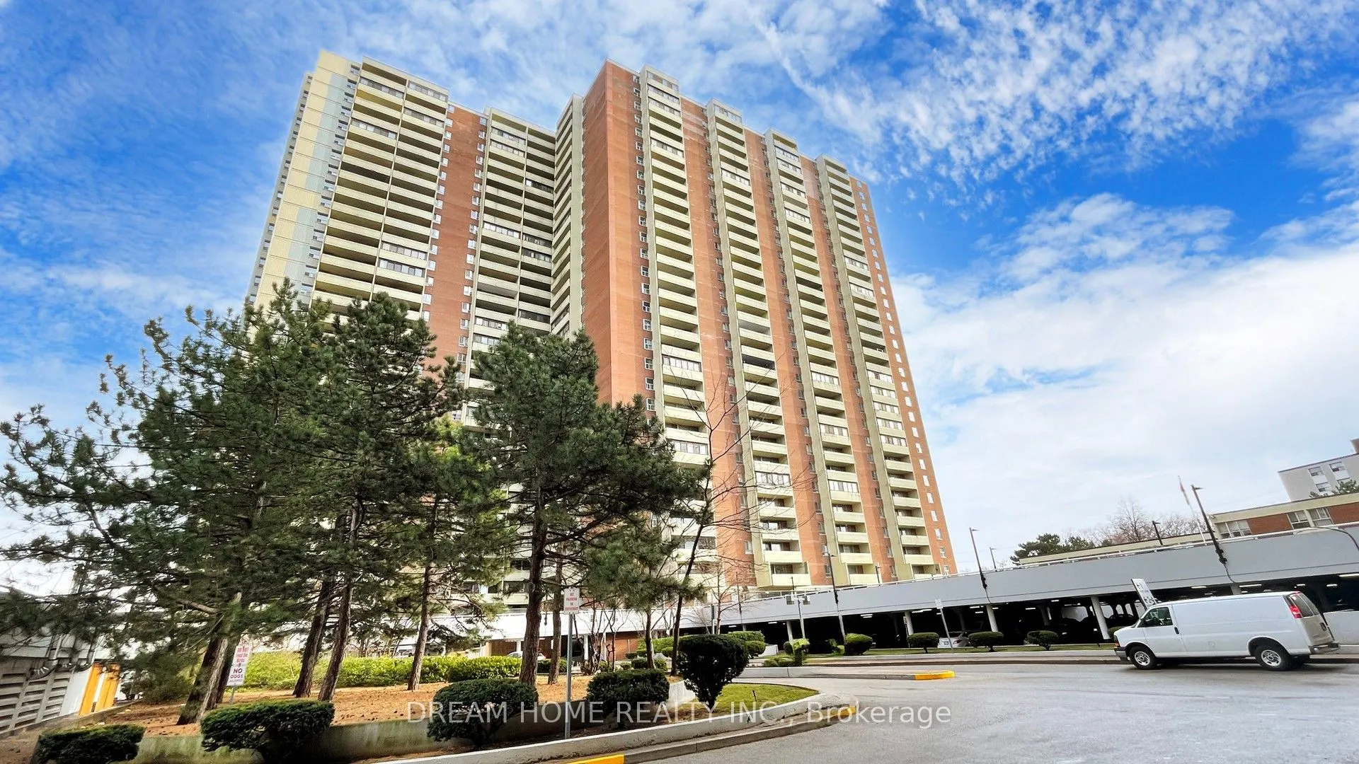 5 Massey Square, #1815