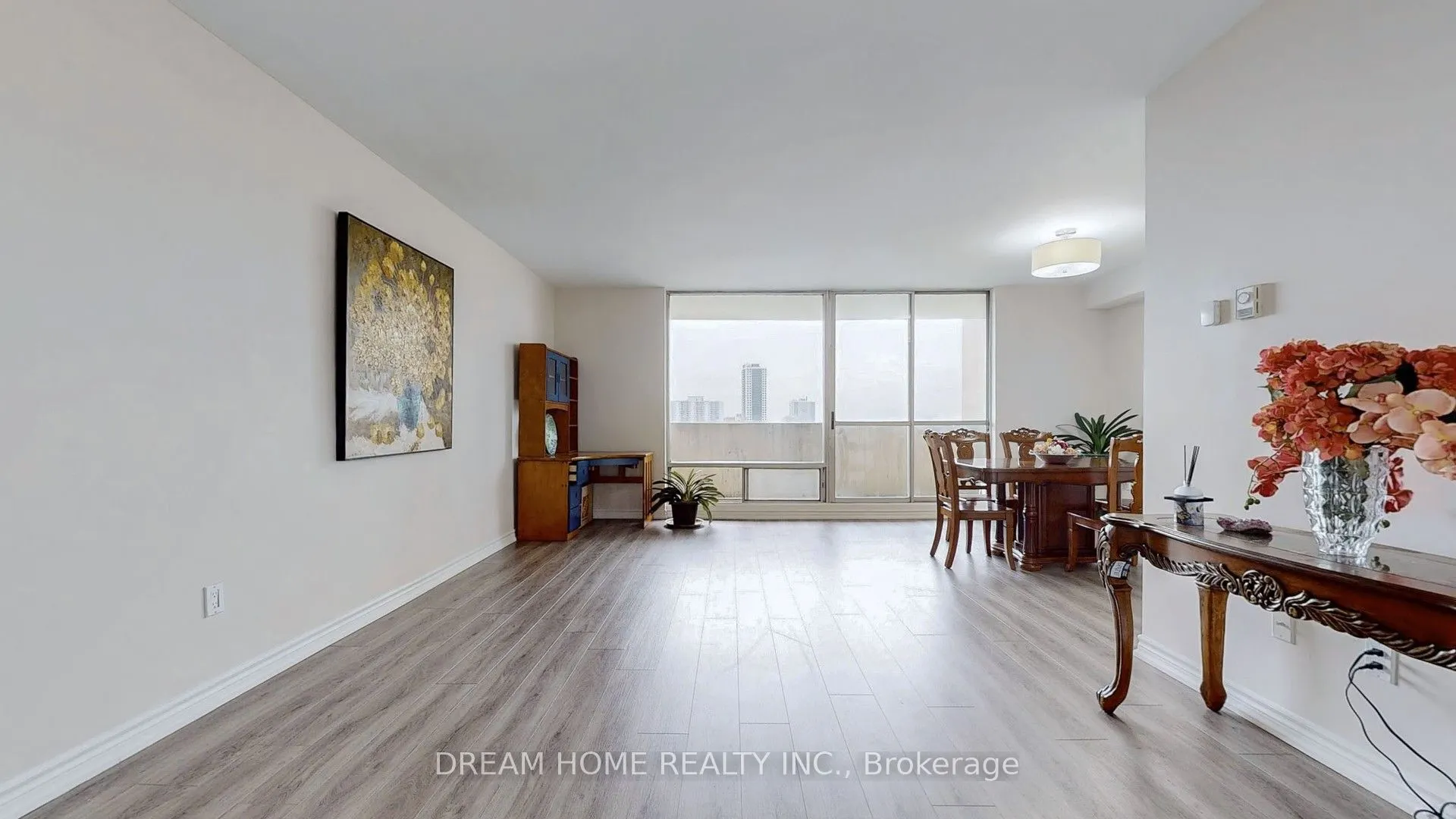 5 Massey Square, #1815